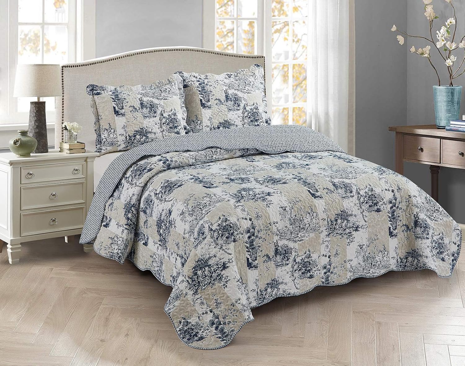 Brilliant Sunshine Blue Toile Quilt Set with 2 Shams