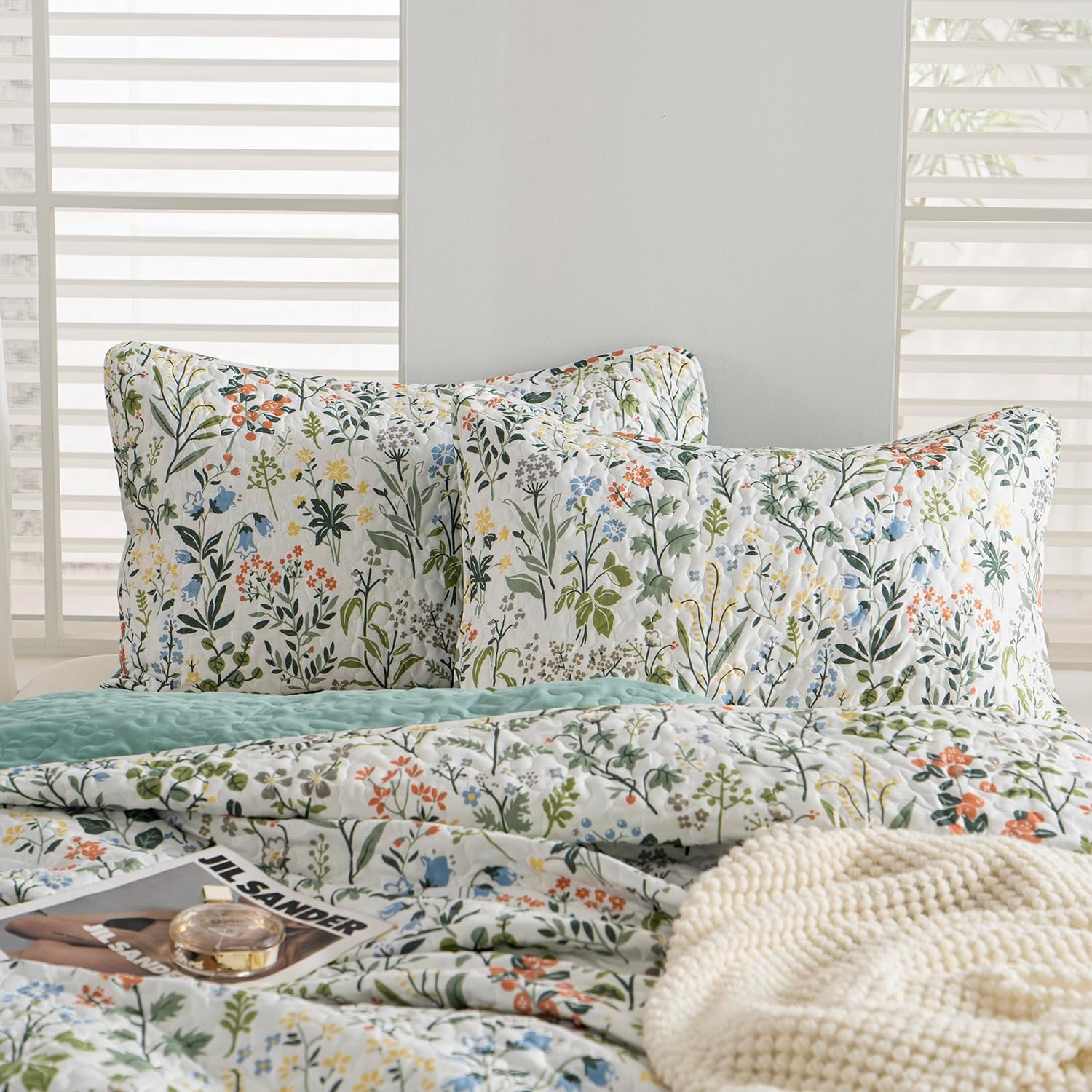 TISPLR Floral Quilt Set 3 Pieces Queen Size