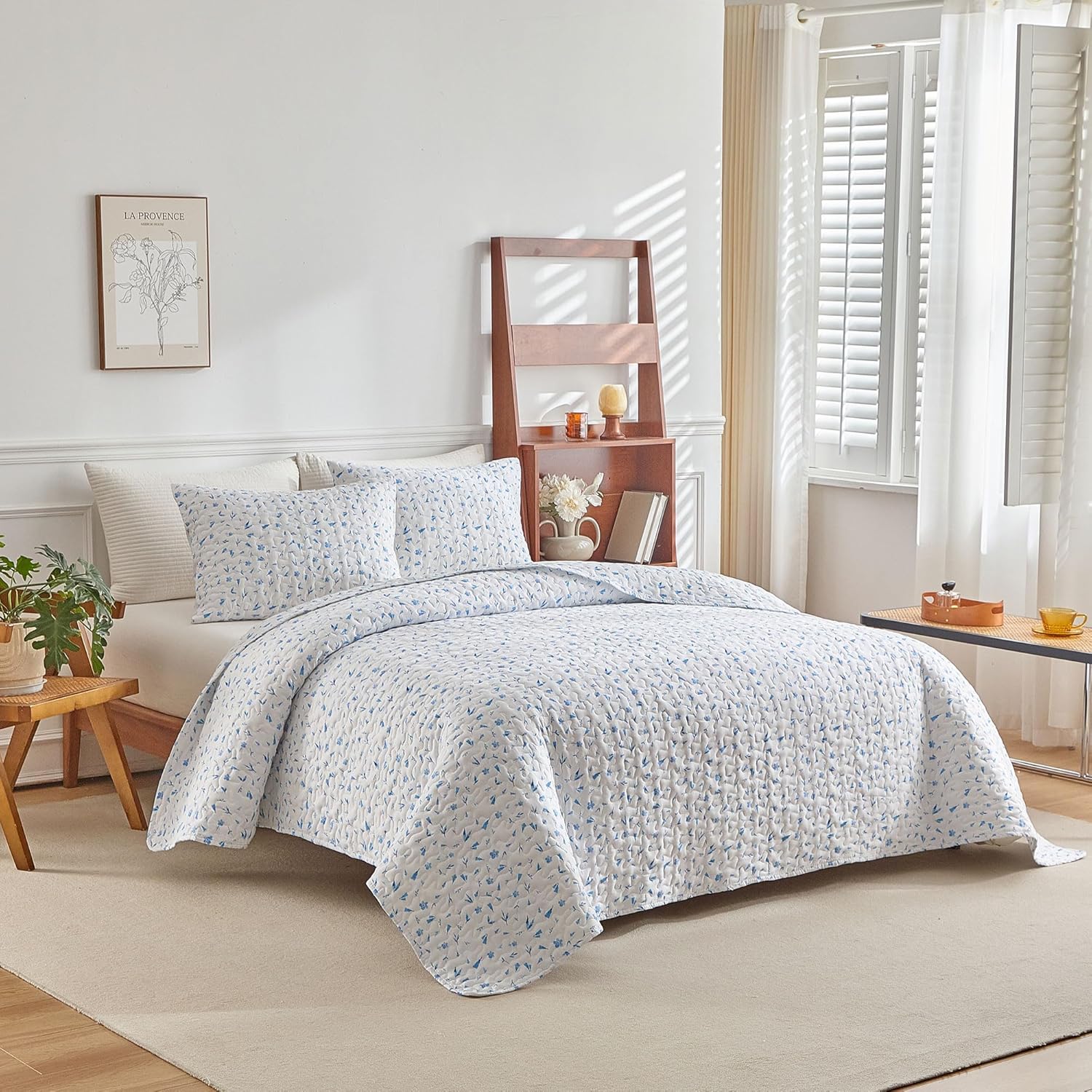 mixinni King Quilt Bedding Set with Pillow Shams 1