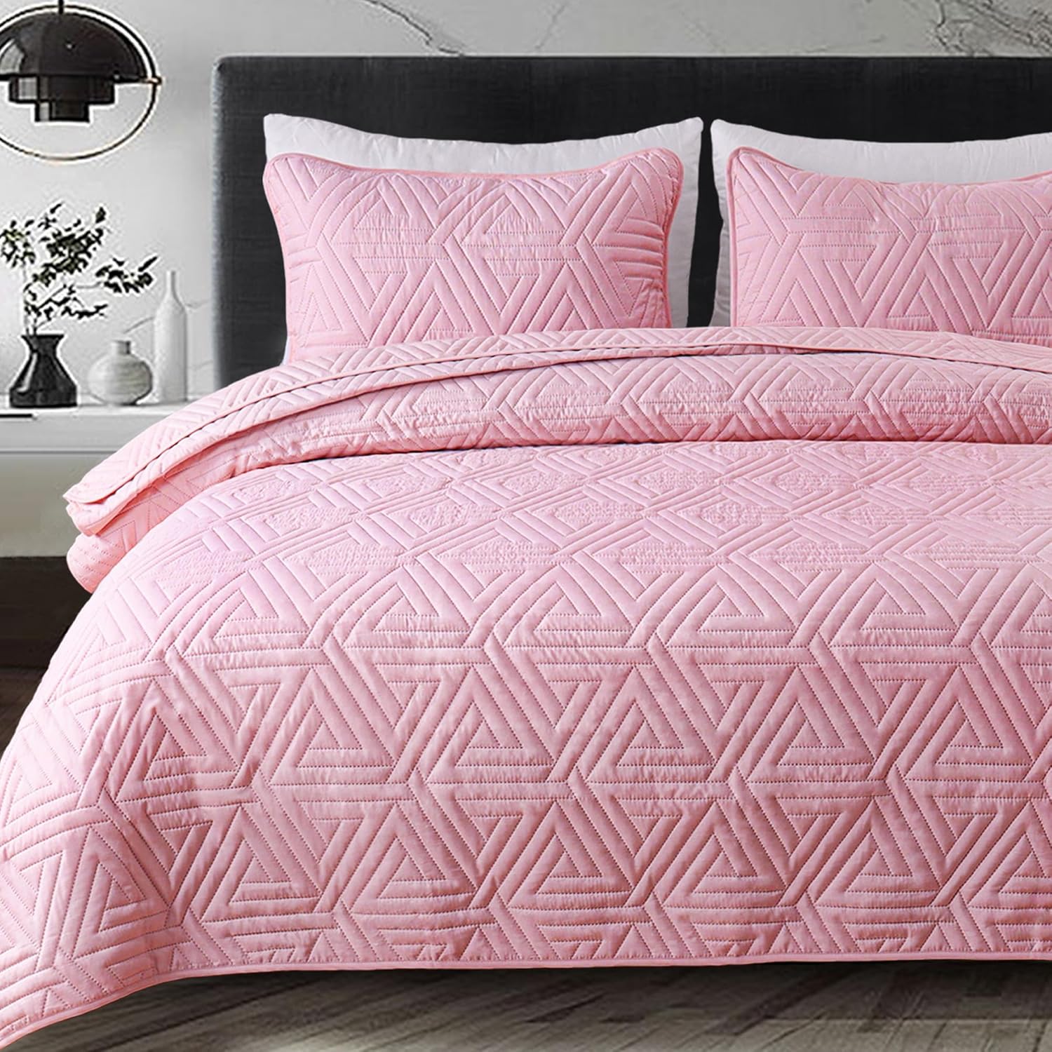Whale Flotilla Pink Queen Size Quilt Set with 2 Pillow Shams