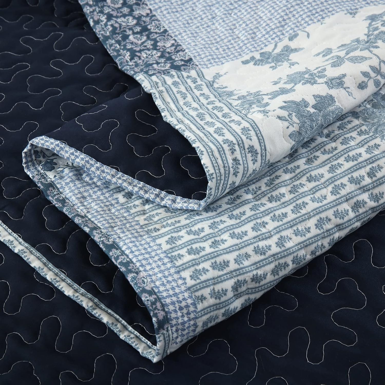 Boryard 3-Piece Queen Quilt Set Navy Blue Plaid Print
