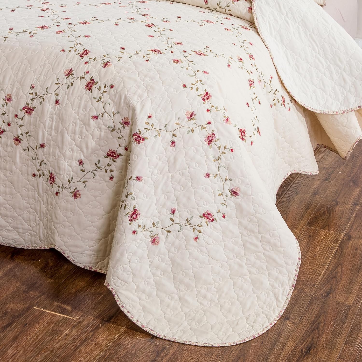EAVD Floral Embroidered Quilt Set King Size 3 Pieces 1