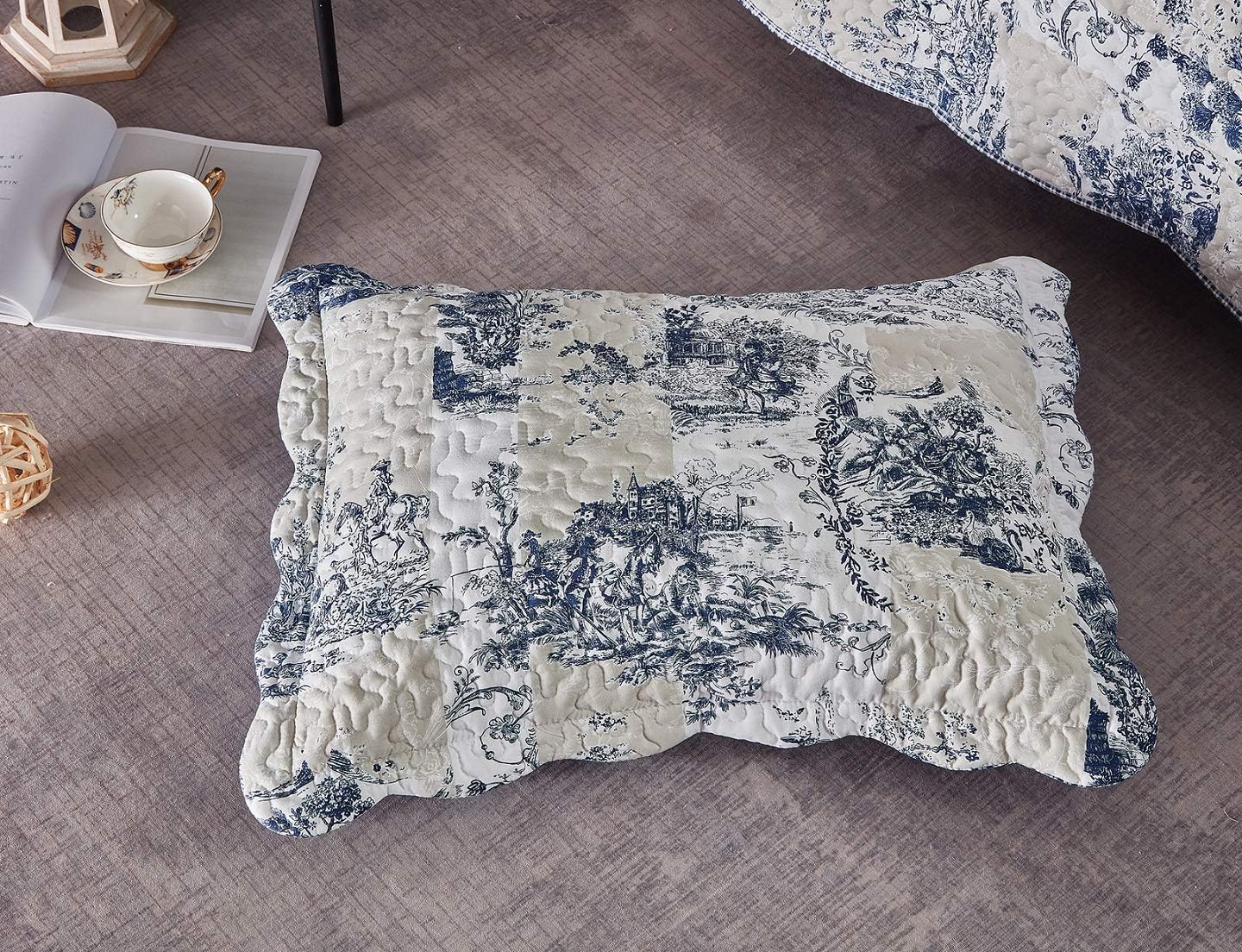 Brilliant Sunshine Blue Toile Quilt Set with 2 Shams