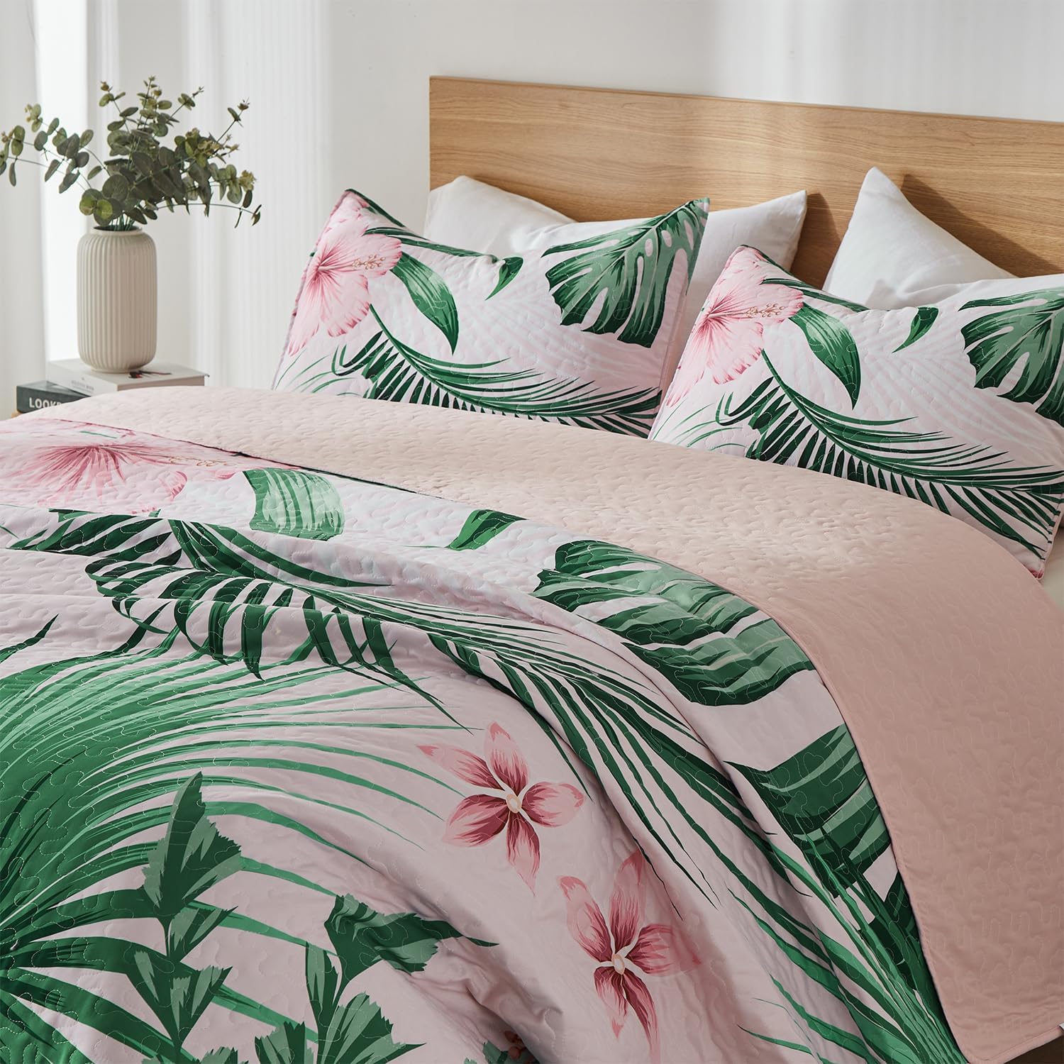 Yogeneg King Quilt Bedding Set with Floral Pattern