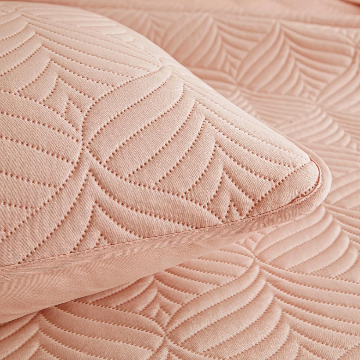 Whale Flotilla Blush Pink Quilt Set Twin Size 2-Piece