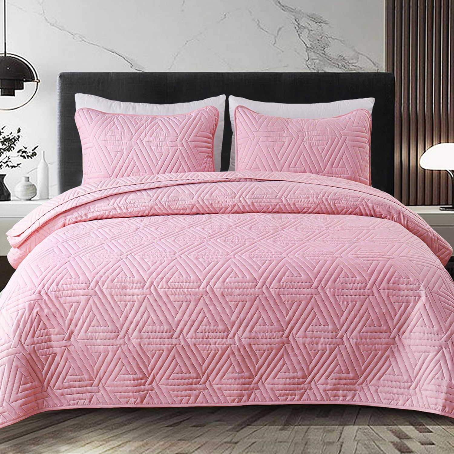 Whale Flotilla Pink Queen Size Quilt Set with 2 Pillow Shams