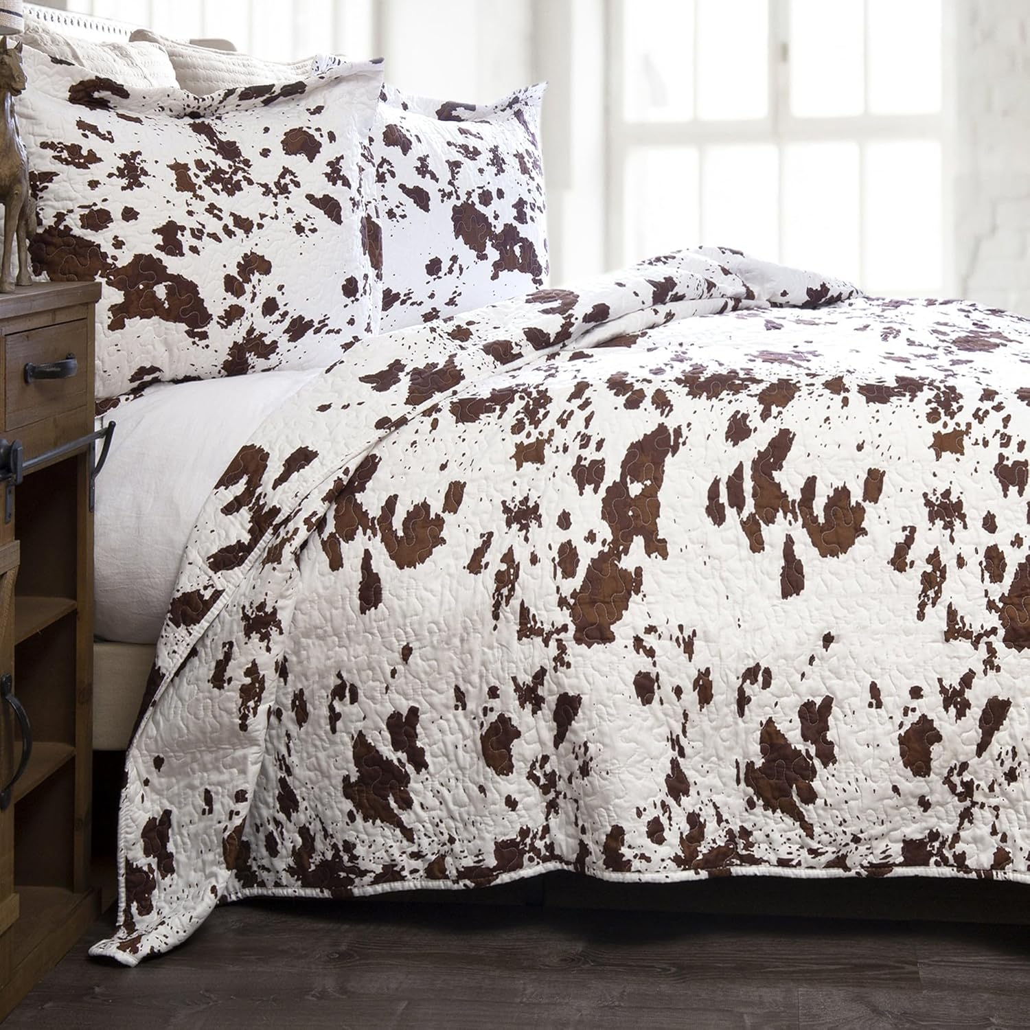 CARSTENS Western Aztec Cow Print Quilt Set Twin