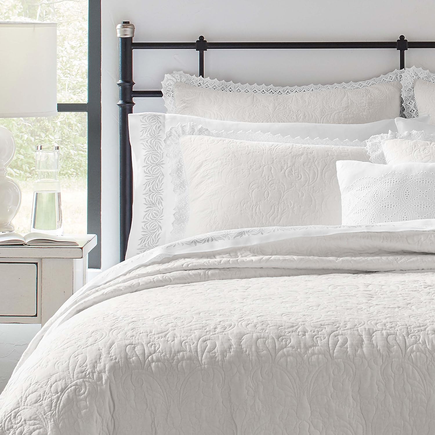 Laura Ashley Twin Quilt Set Reversible Cotton Bedding with Matching Sham