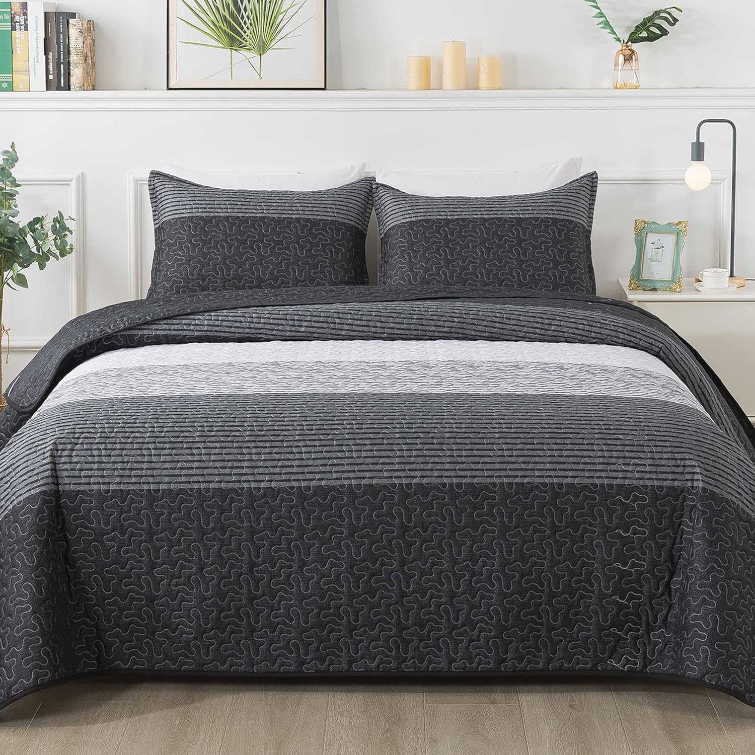 Andency King Size Quilt Set Black and White Striped