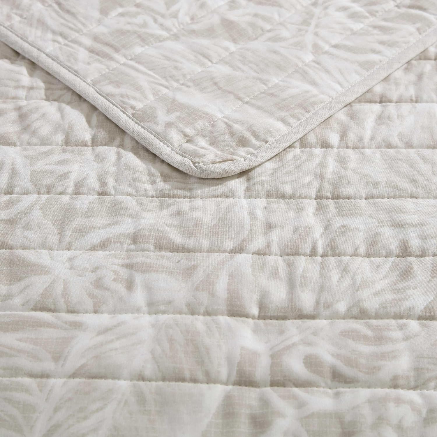 Tommy Bahama Twin Quilt Set - Breathable Reversible Bedding with Matching Sham