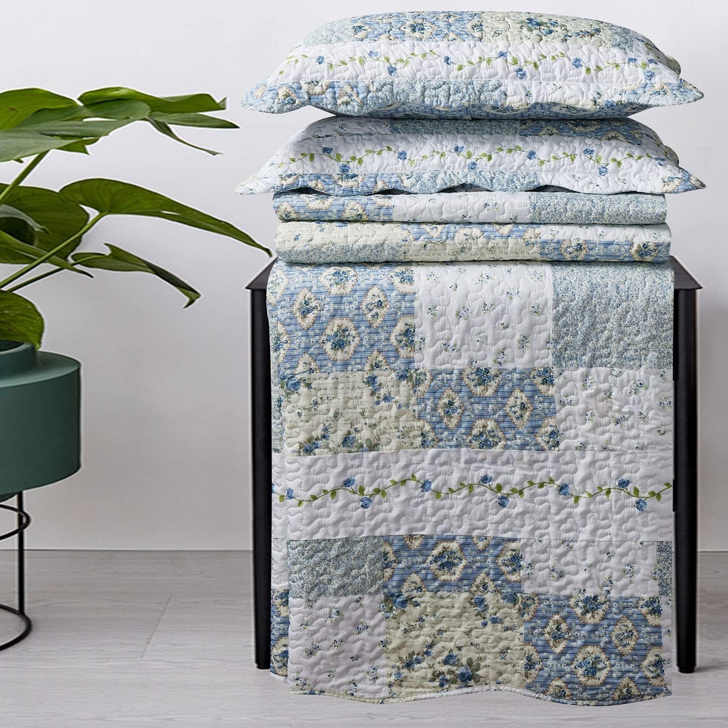 Brea Microfiber Twin XL Quilt Set - 2 Piece Reversible Printed Coverlets 1
