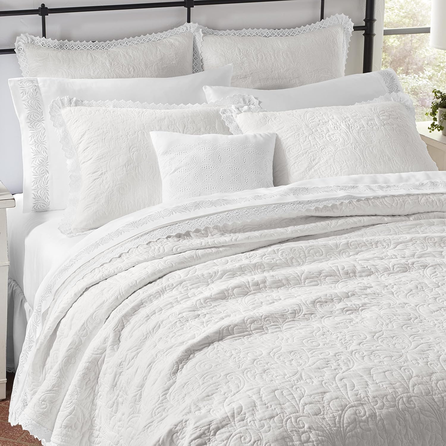 Laura Ashley Twin Quilt Set Reversible Cotton Bedding with Matching Sham