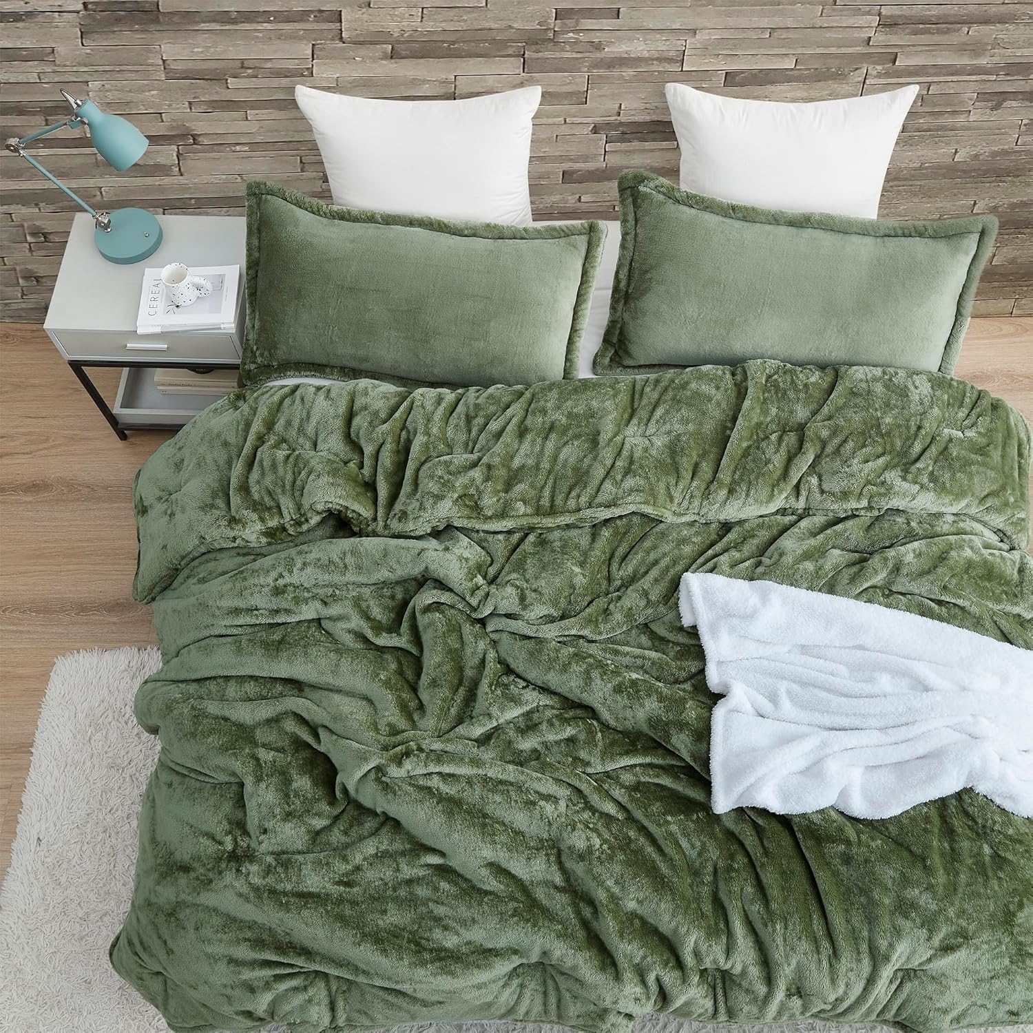 Byourbed Softer Than Soft Comforter Set - Double Plush Montana Green