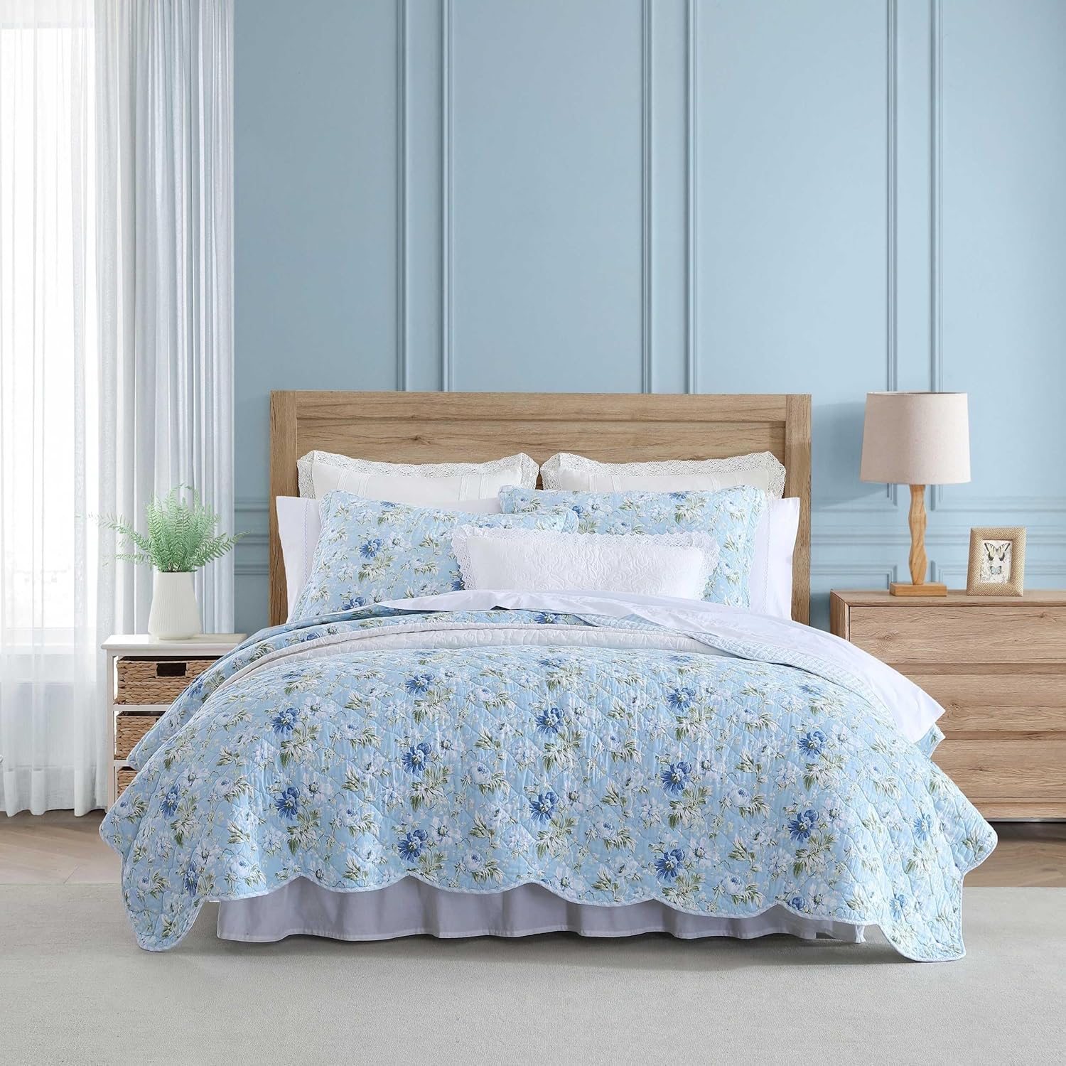 Laura Ashley Quilt Set with Scalloped Edges Peony Garden Blue FullQueen