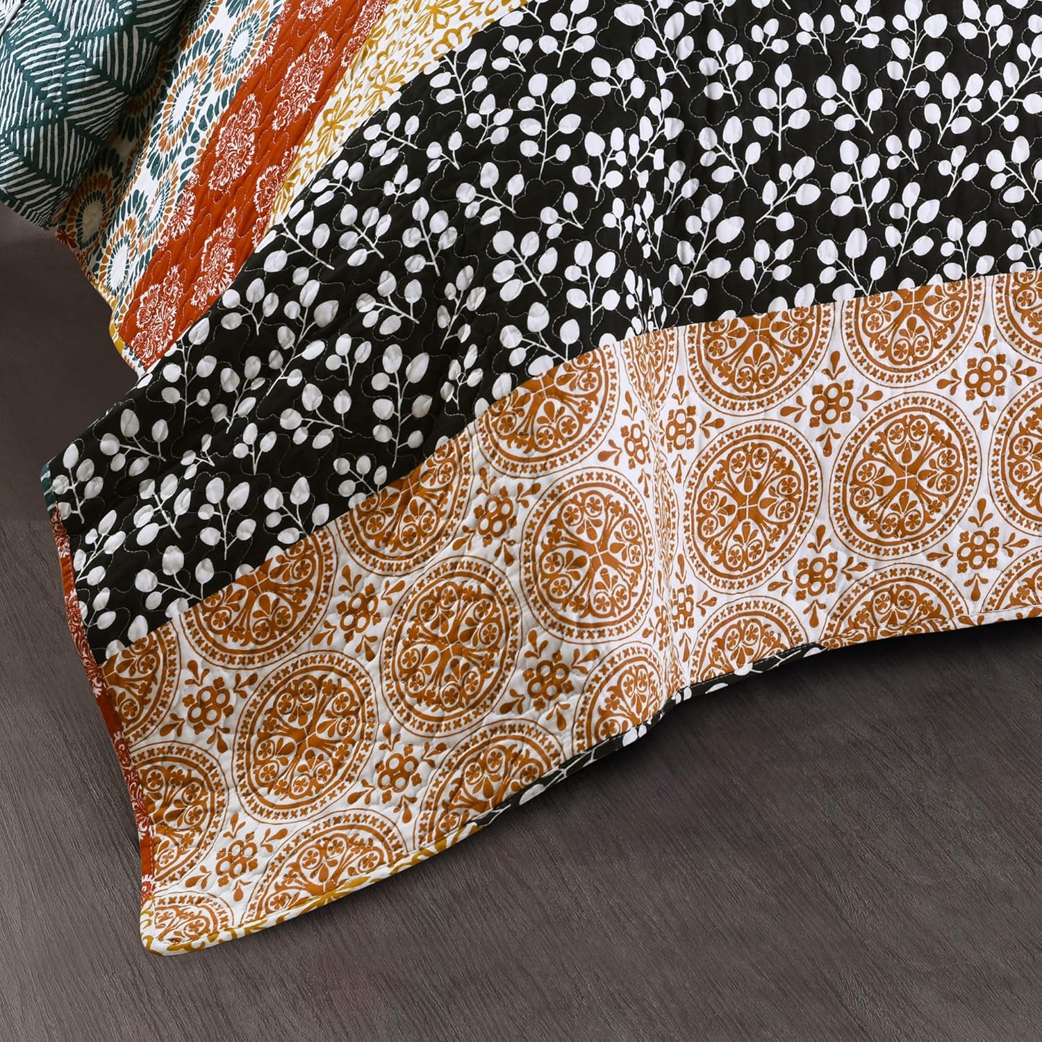Lush Decor Boho Stripe Reversible Quilt Set 3 Piece FullQueen