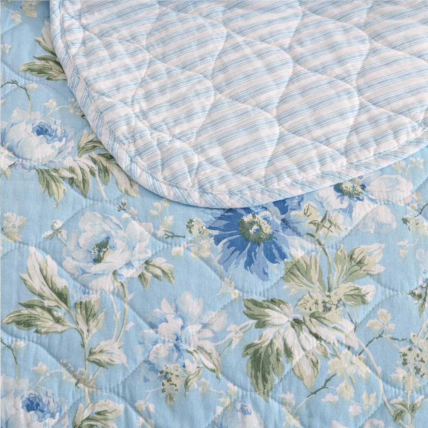 Laura Ashley Quilt Set with Scalloped Edges Peony Garden Blue FullQueen