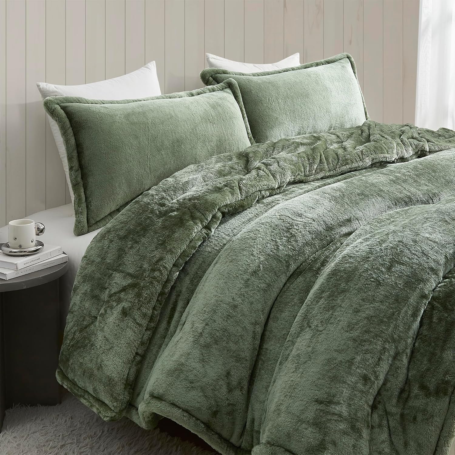Byourbed Softer Than Soft Comforter Set - Double Plush Montana Green