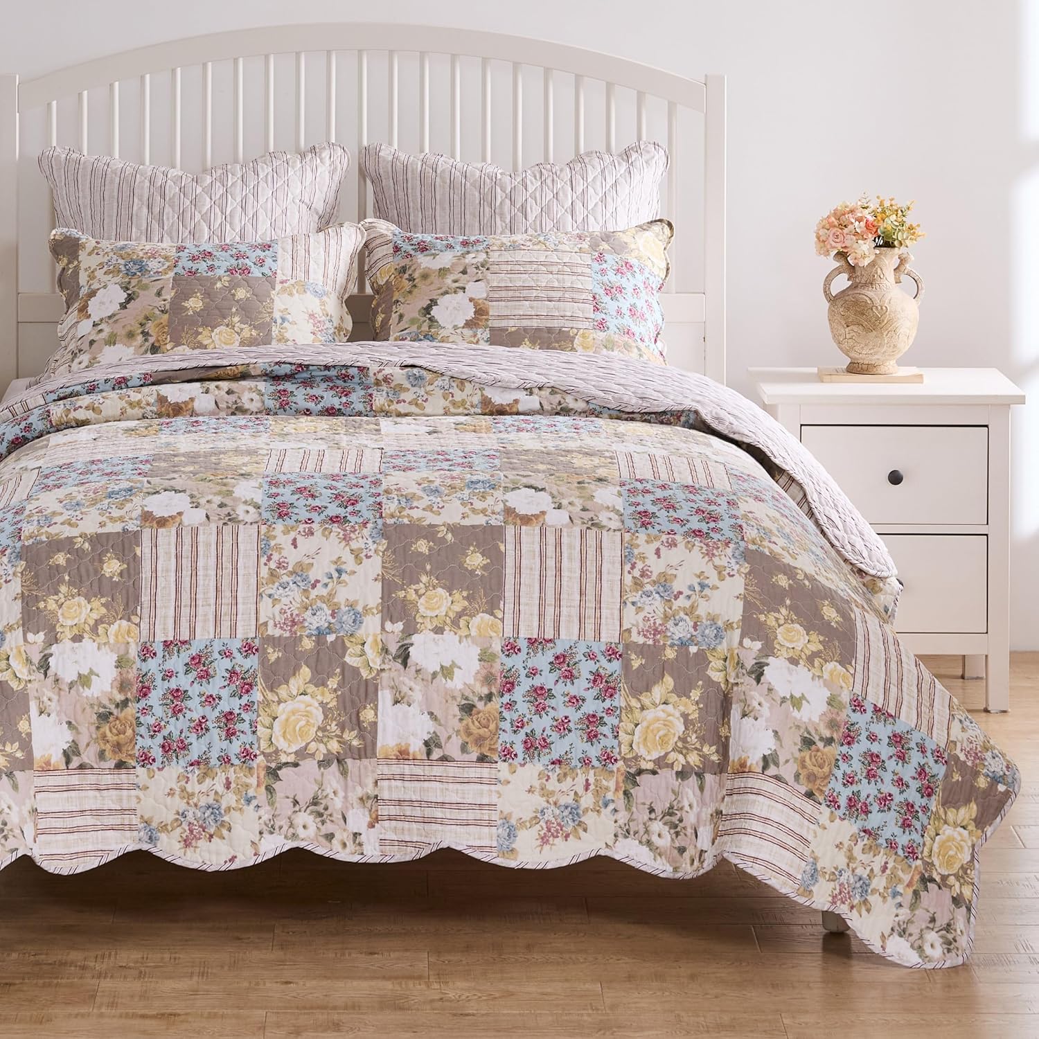 Greenland Home French Country Patchwork Quilt Set 2-Piece TwinXL Multi