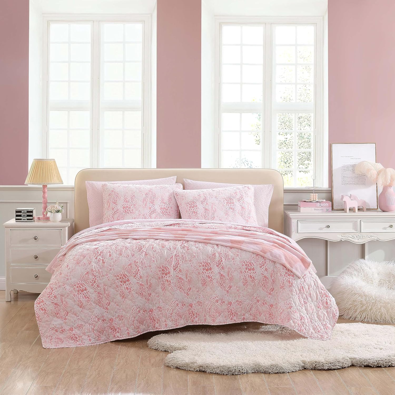 Betsey Johnson Butterfly Ombre Pink Quilt Set Twin