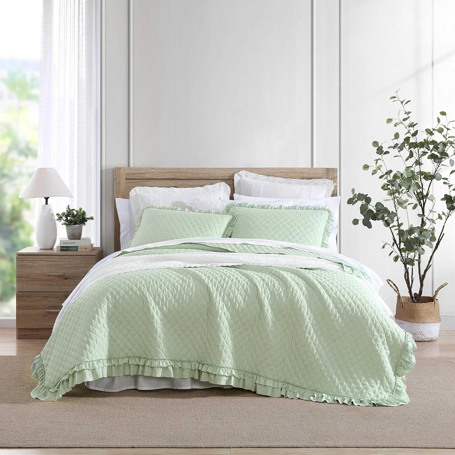 Laura Ashley Twin Quilt Set with Ruffled Sham