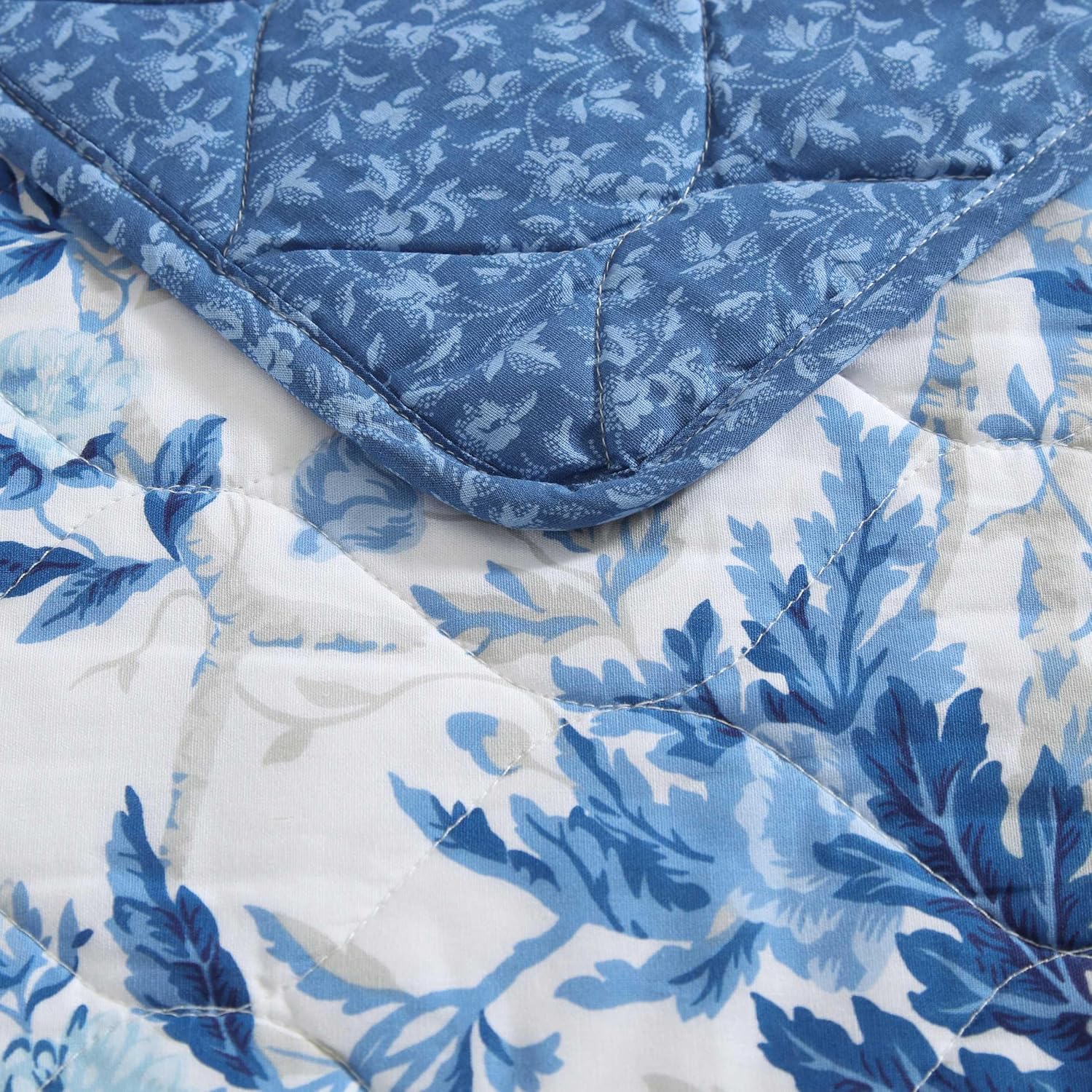 Laura Ashley - FullQueen Quilt Set with Reversible Floral Design