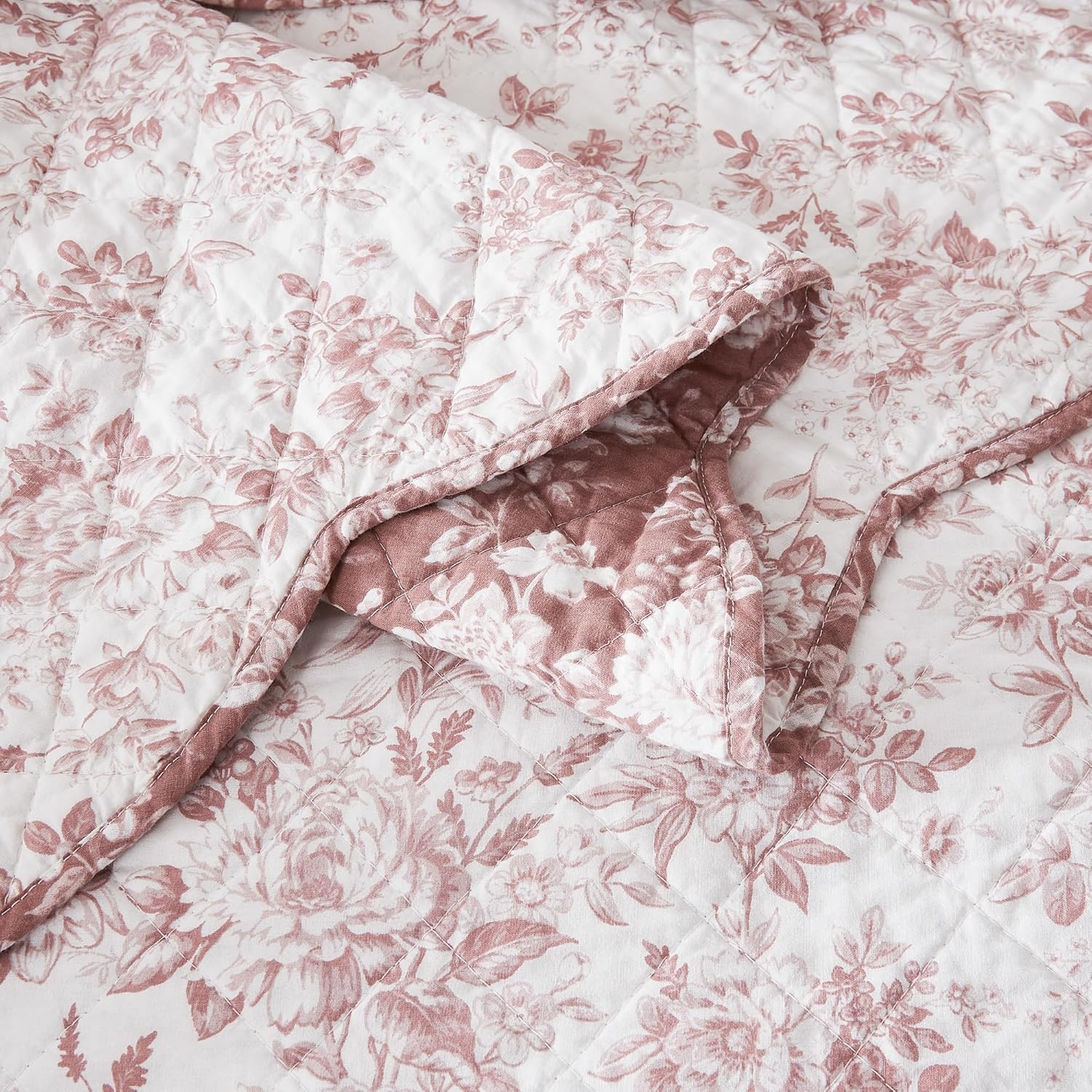 Lush Decor Peony Toile Reversible Cotton Quilt 3 Piece Set