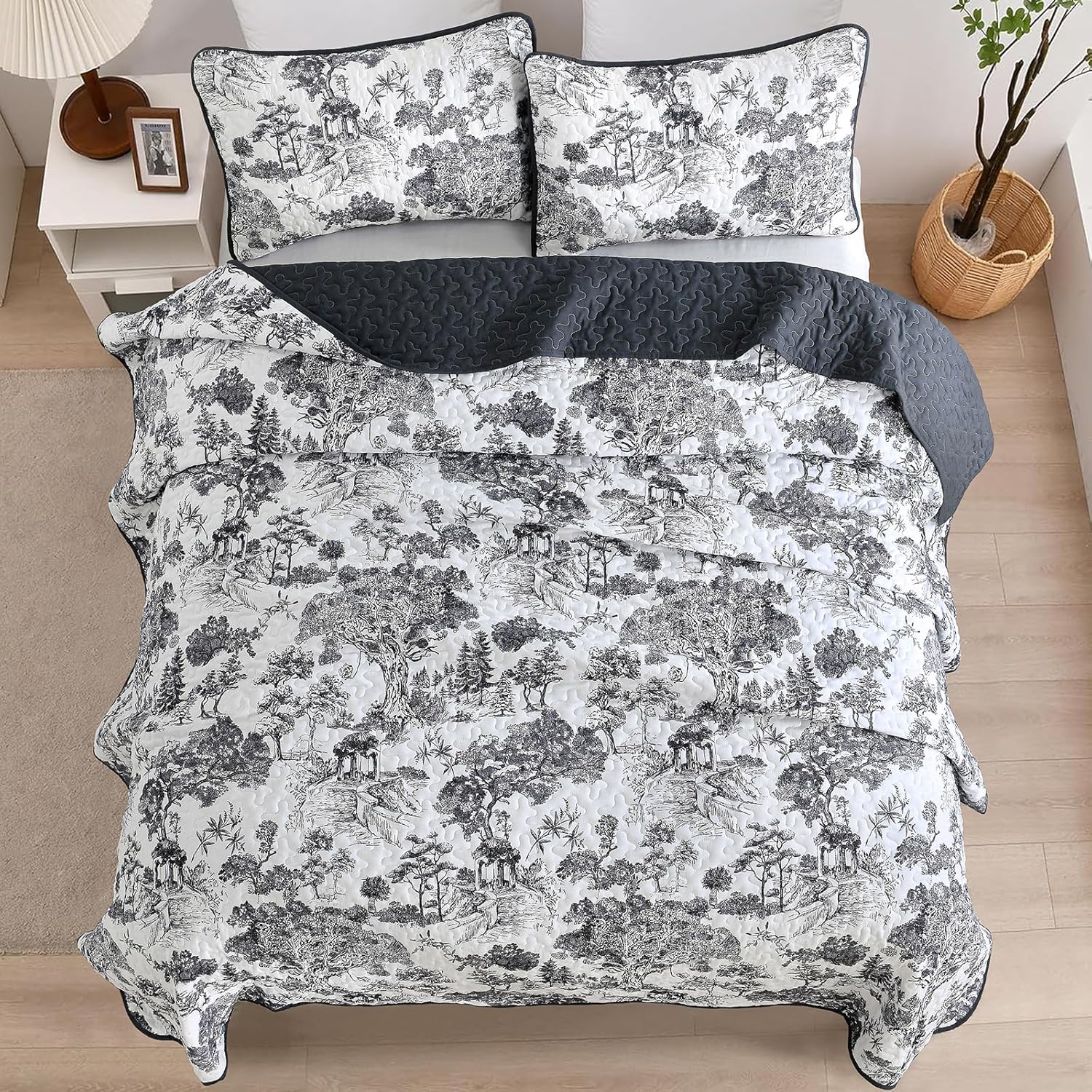 WONGS BEDDING Botanical Reversible Quilt Set Queen Size