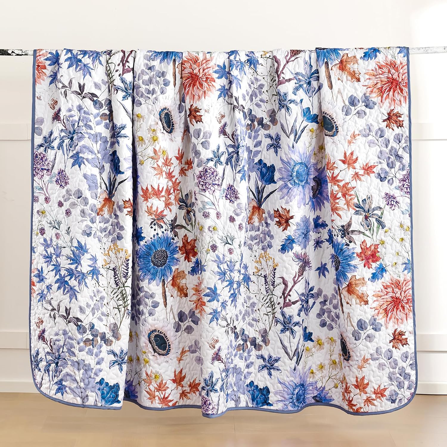 Yiran Blue Floral Queen Quilt Set 3-Piece