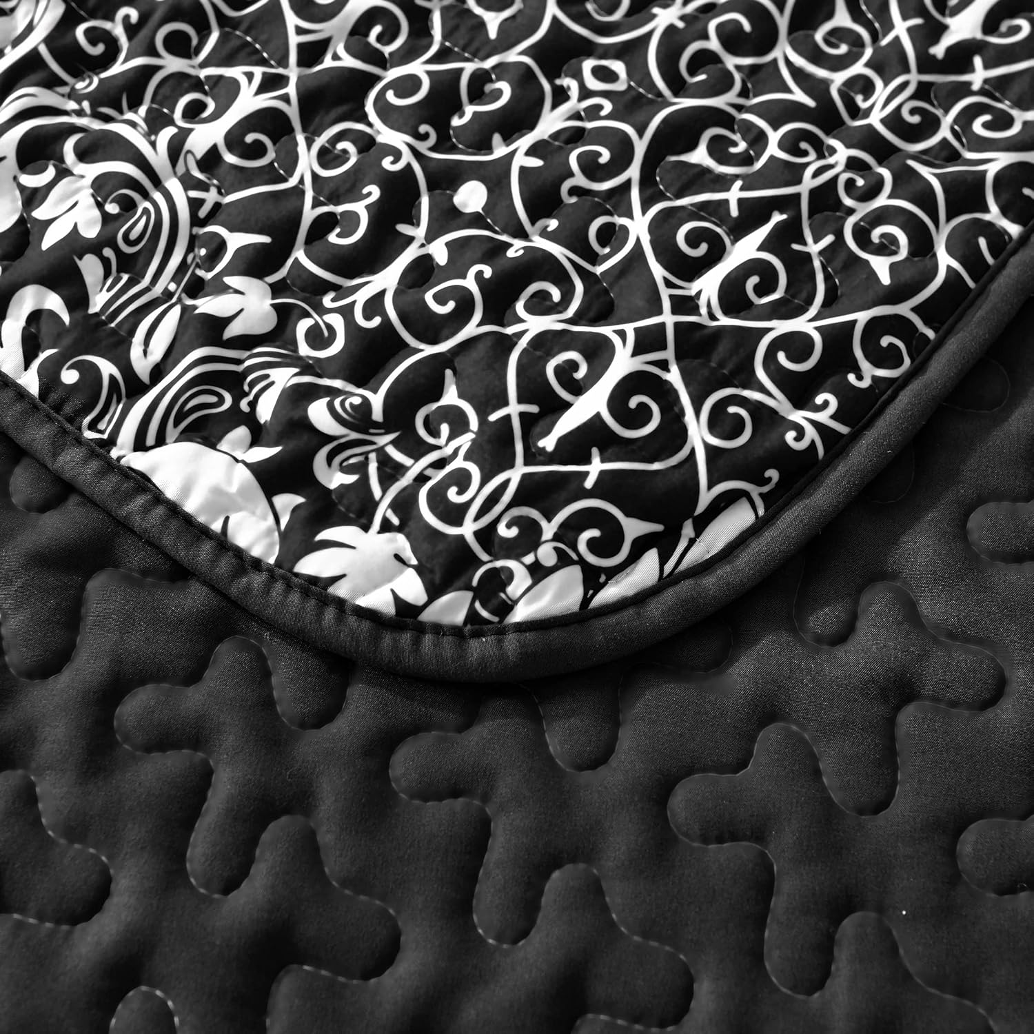 DJY Black Quilt Set Queen Size 3 Pieces 1