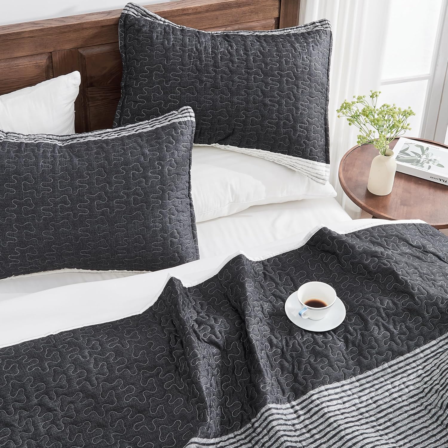 Andency King Size Quilt Set Black and White Striped
