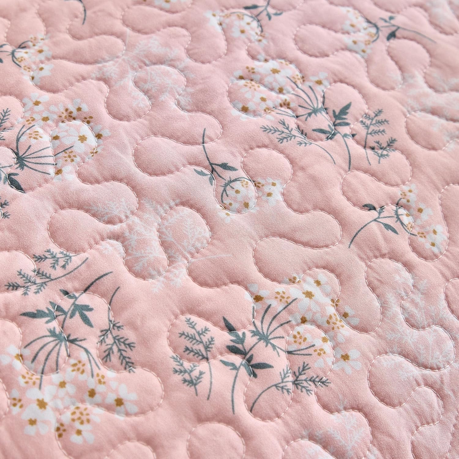 3-Piece King Size Floral Quilt Set with Pillow Shams