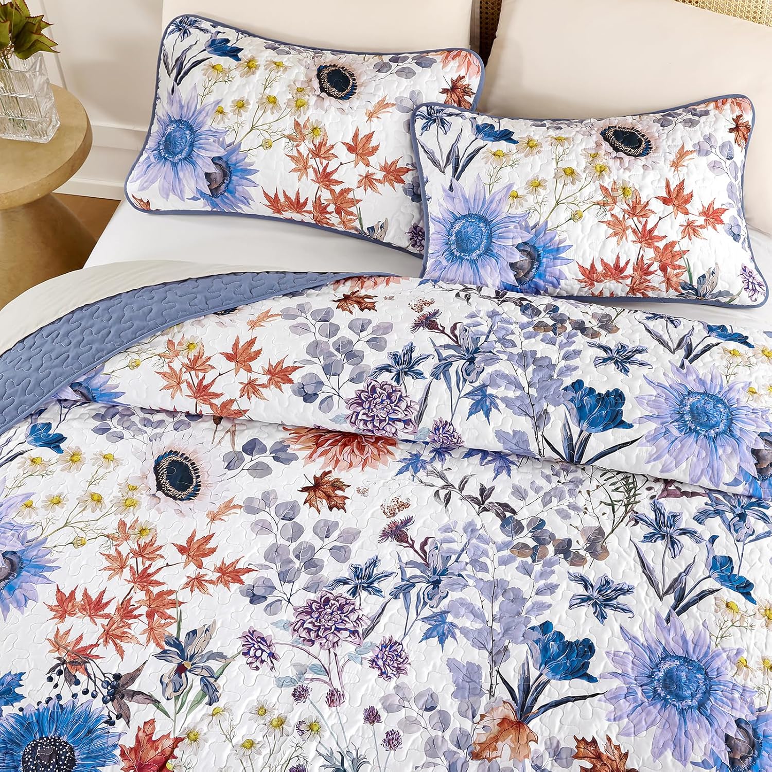 Yiran Blue Floral Queen Quilt Set 3-Piece