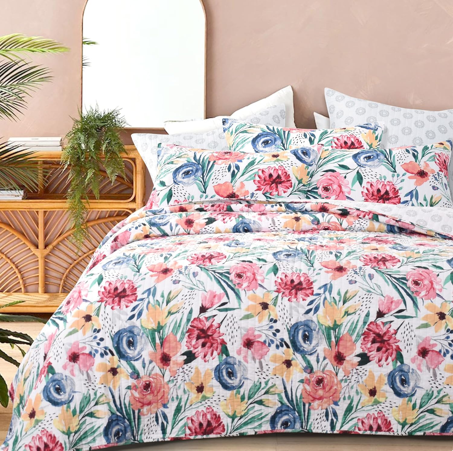 Twin Quilt Set 2-Piece Reversible Cotton Bedspread with Shams in Pink