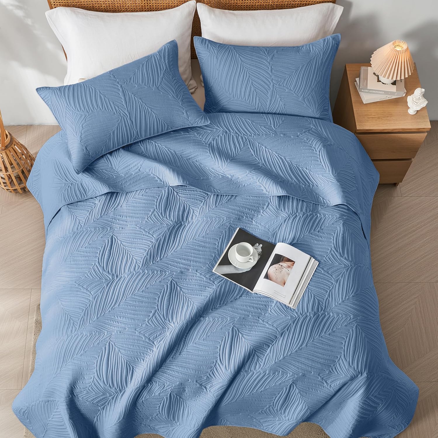 OARAGE Queen Quilt Set Soft Lightweight Bluish Grey with Leaf Pattern