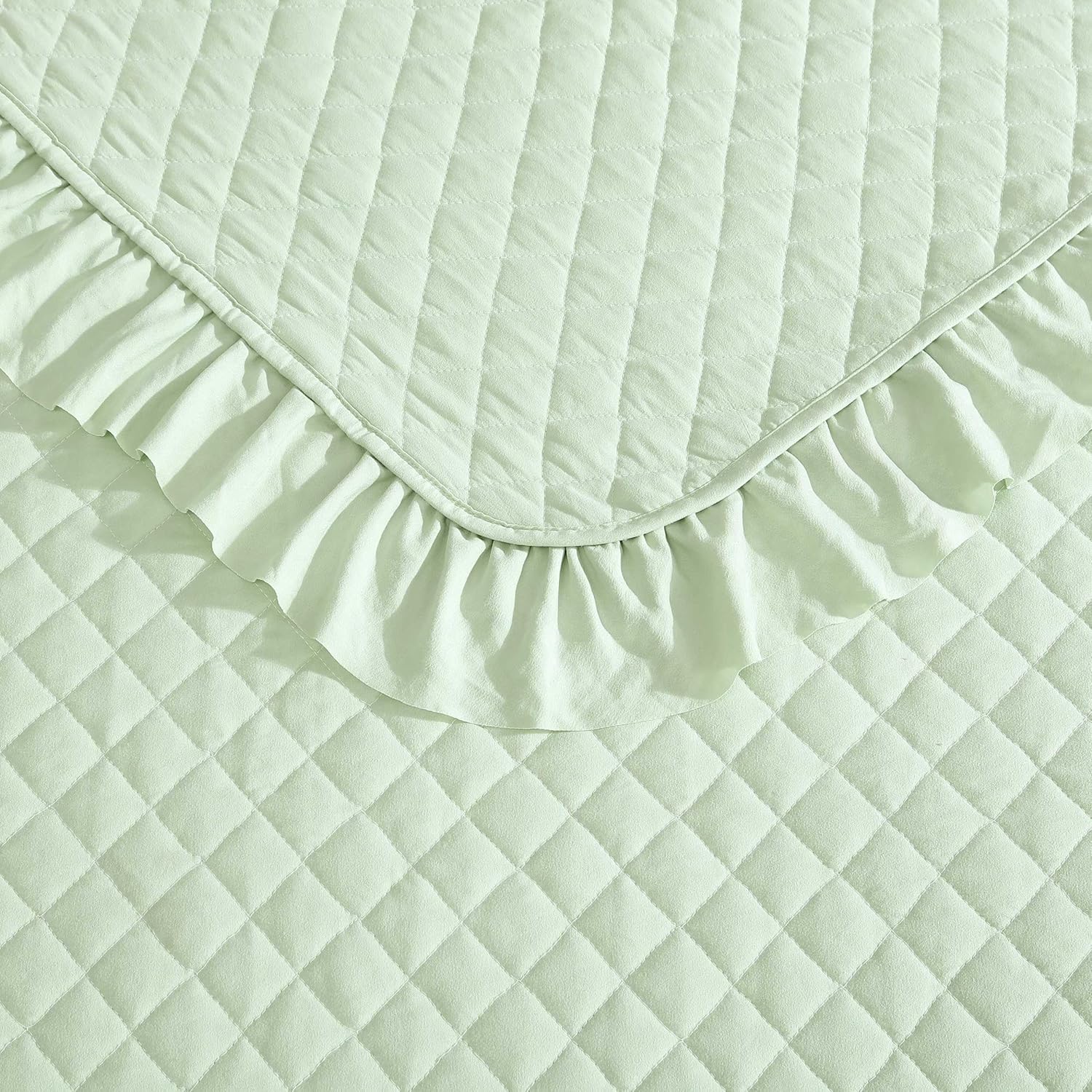 Laura Ashley Twin Quilt Set with Ruffled Sham