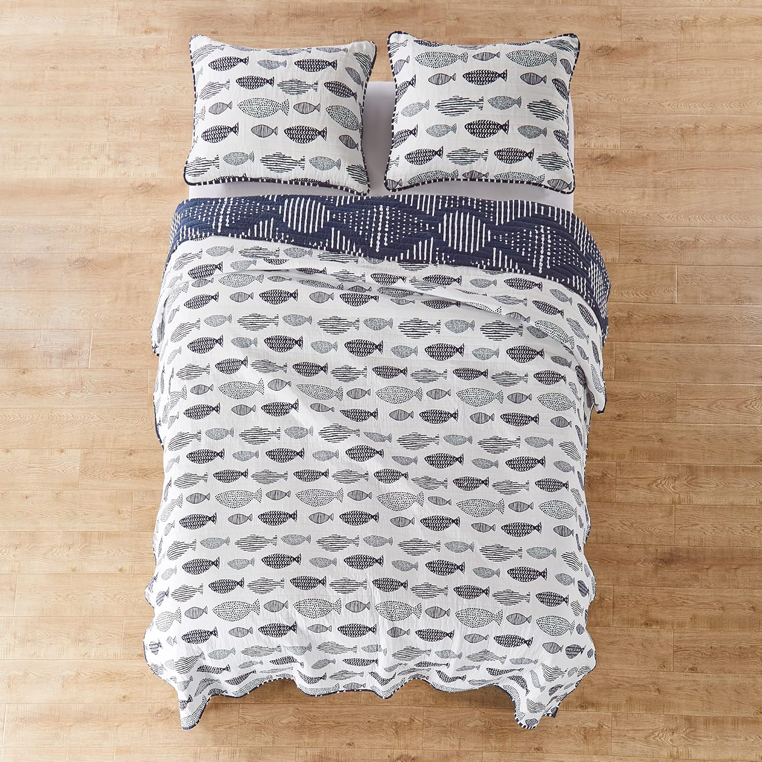 Levtex Home Bakio Quilt Set - Navy and White