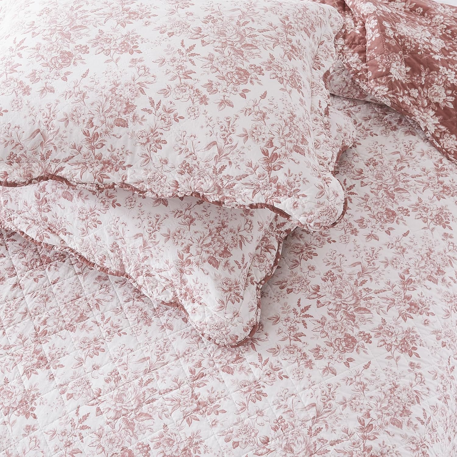 Lush Decor Peony Toile Reversible Cotton Quilt 3 Piece Set