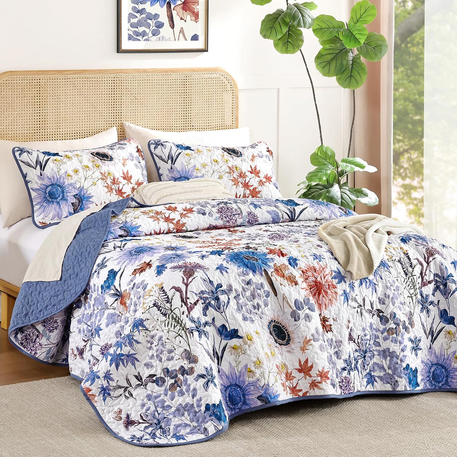 Yiran Blue Floral Queen Quilt Set 3-Piece