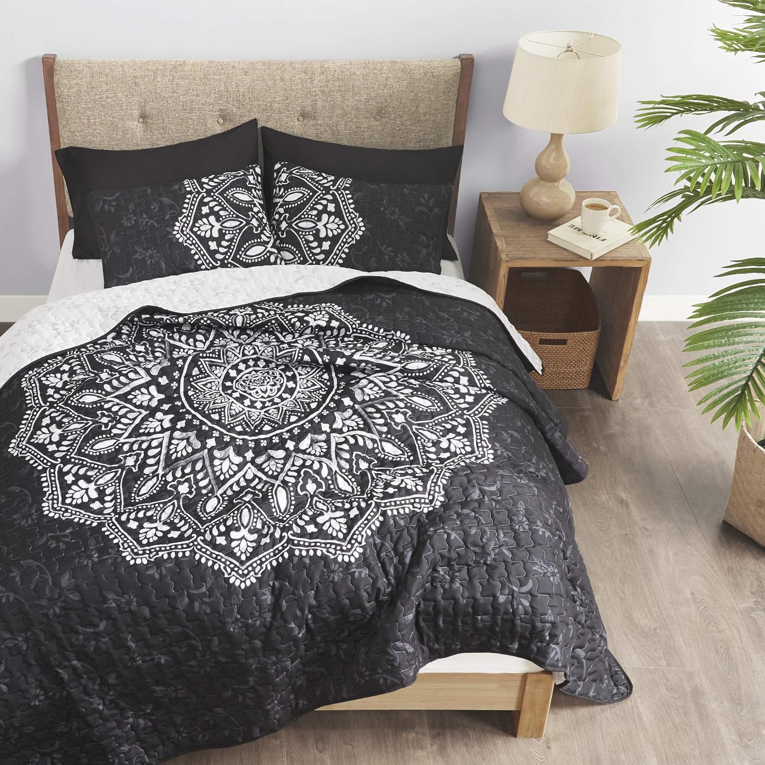 Comfort Spaces Reversible Quilt Set - Ava Medallion Black 3 Piece