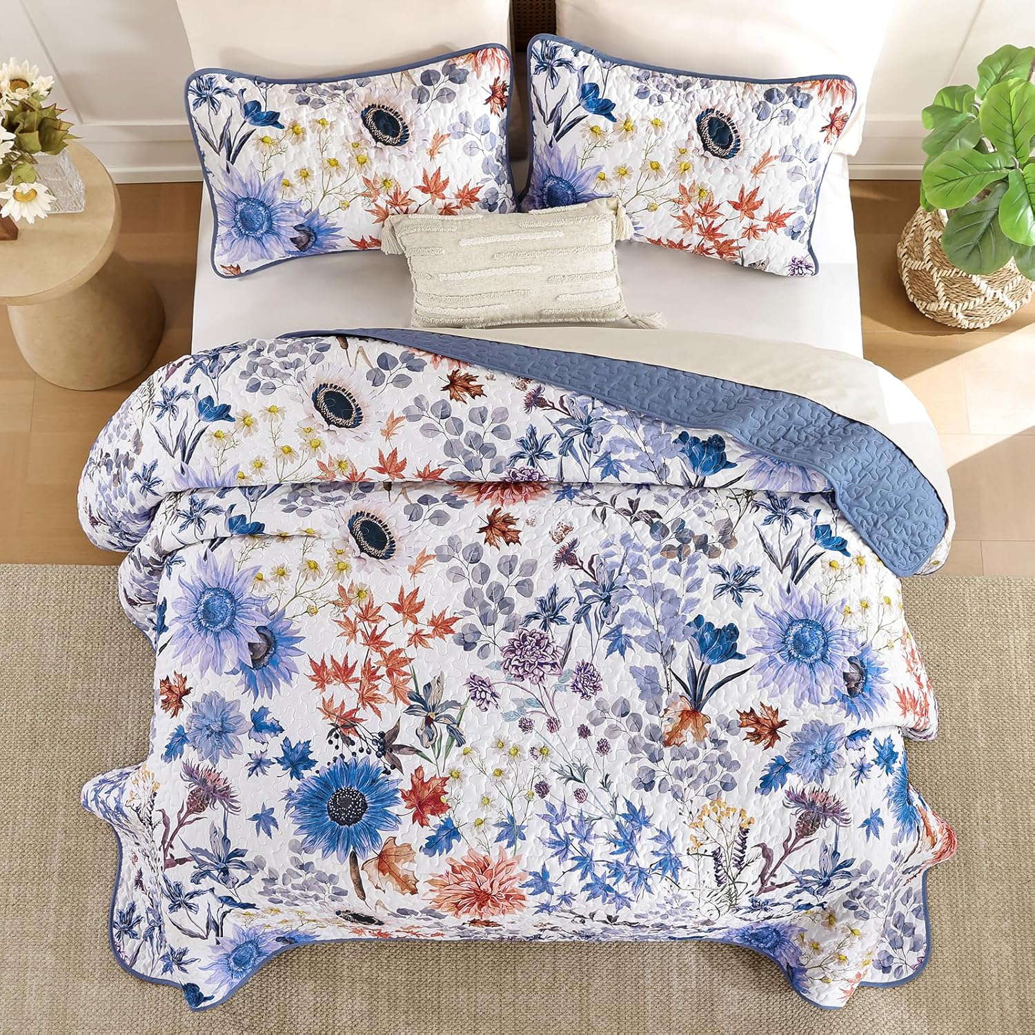 Yiran Blue Floral Queen Quilt Set 3-Piece