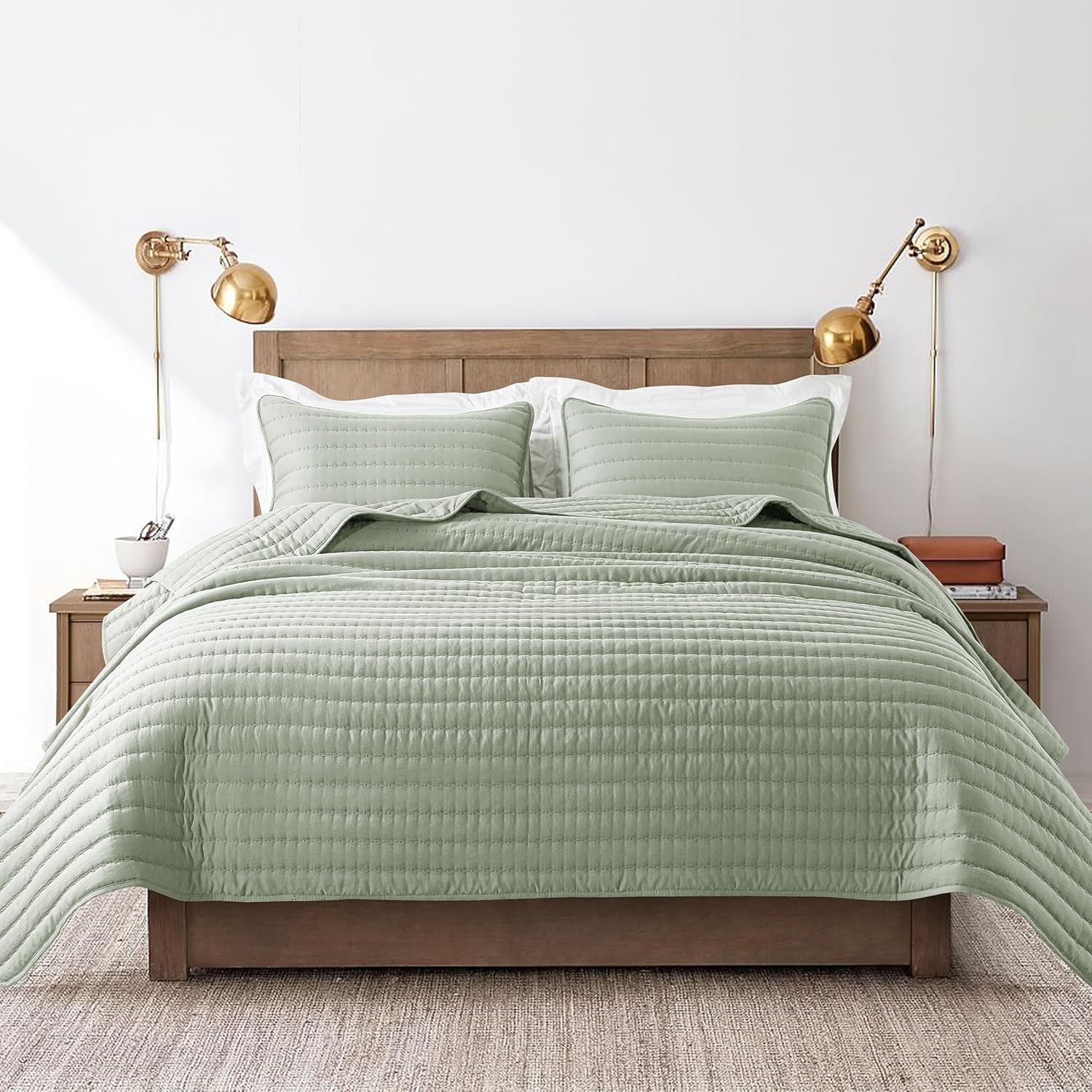 ROARINGWILD Sage Green Twin Quilt Set with Pillow Sham