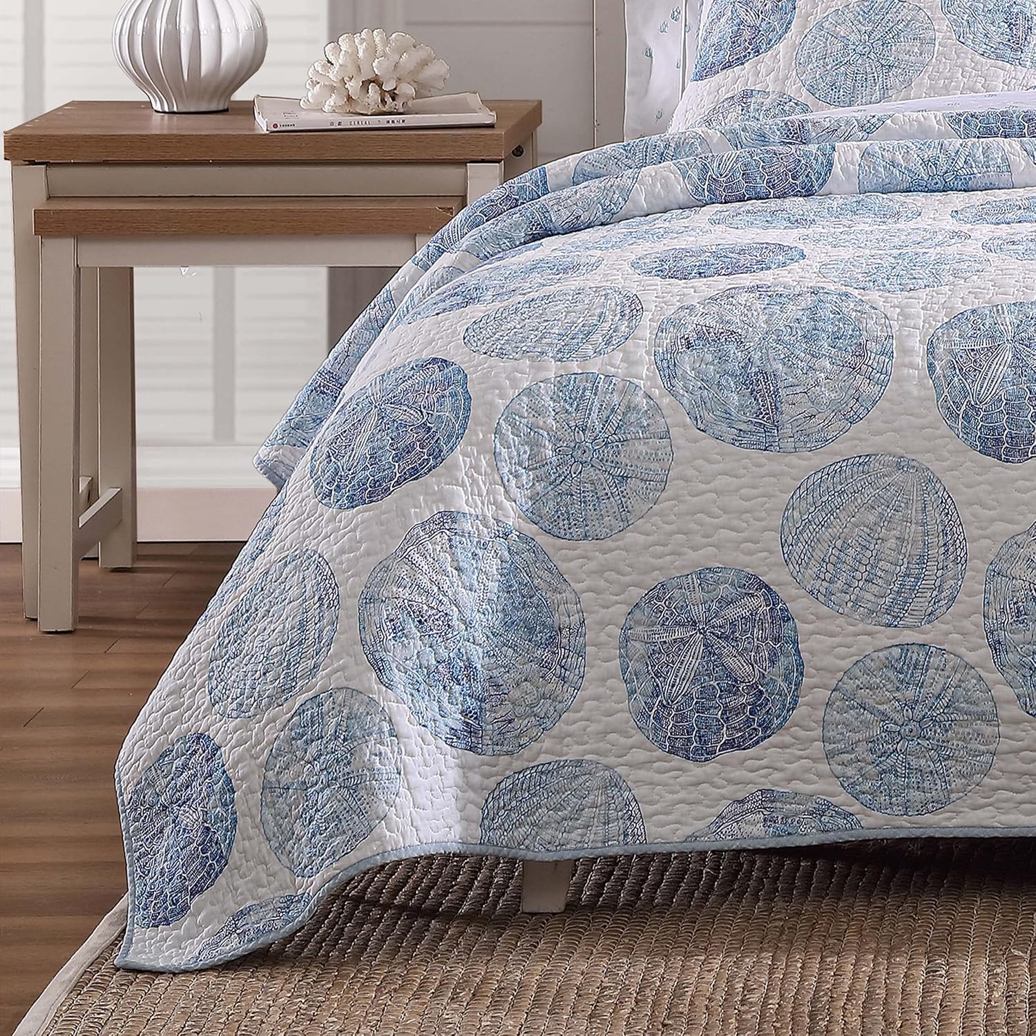 Tommy Bahama Queen Quilt Set with Reversible Design
