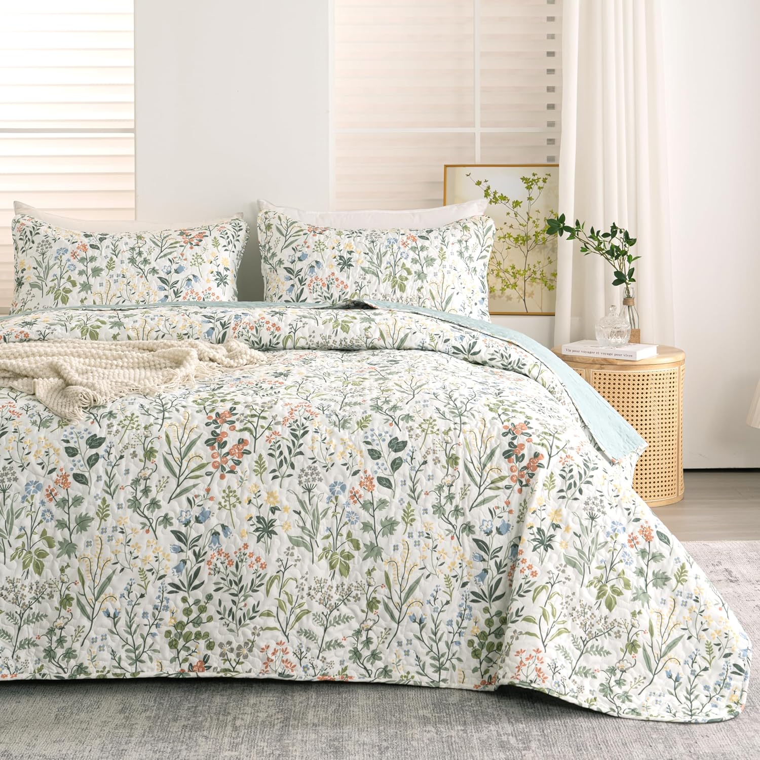 TISPLR Floral Quilt Set 3 Pieces Queen Size