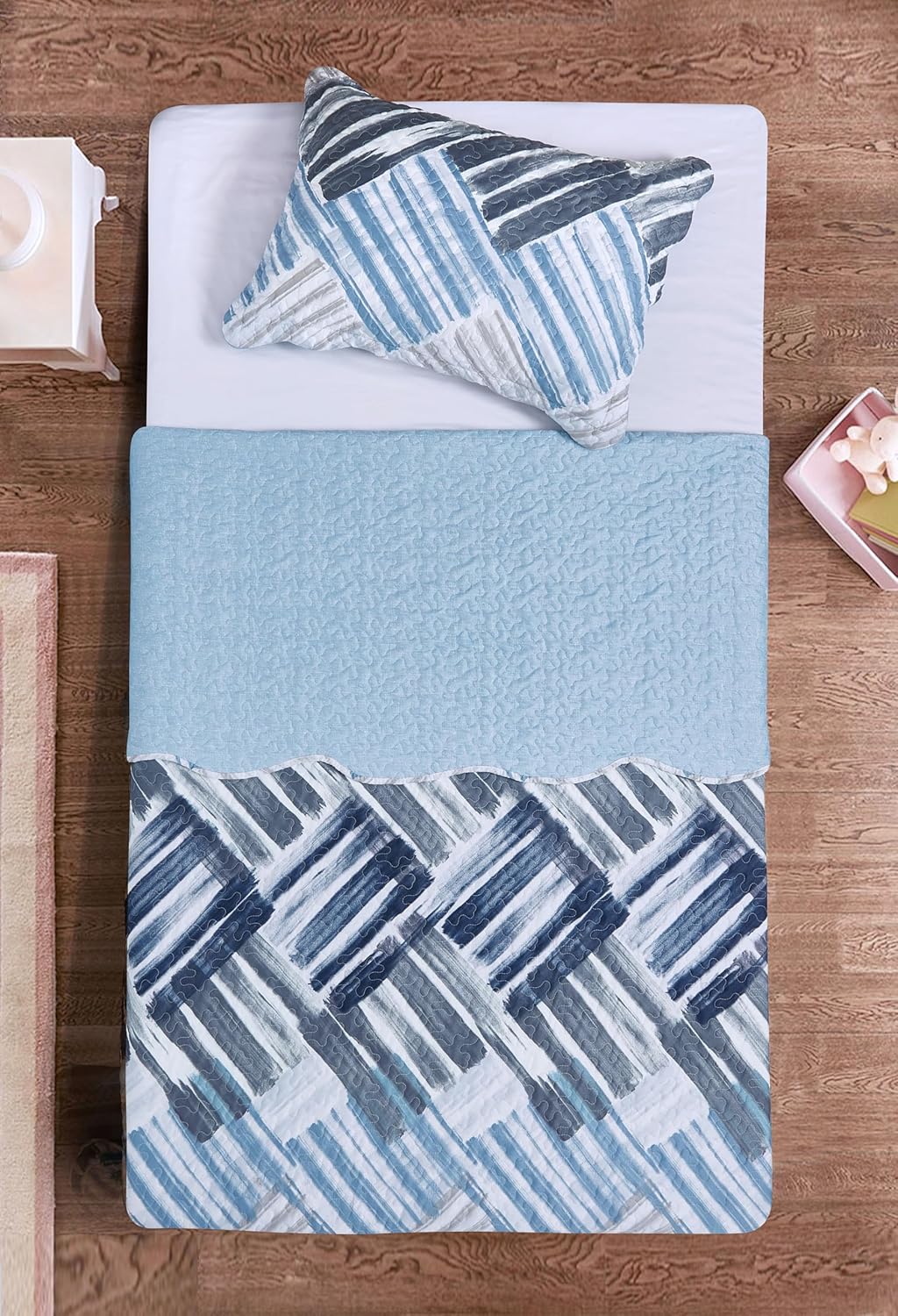 Brilliant Sunshine Blue Grey Stripe Quilt Set Twin 2-Piece with Sham