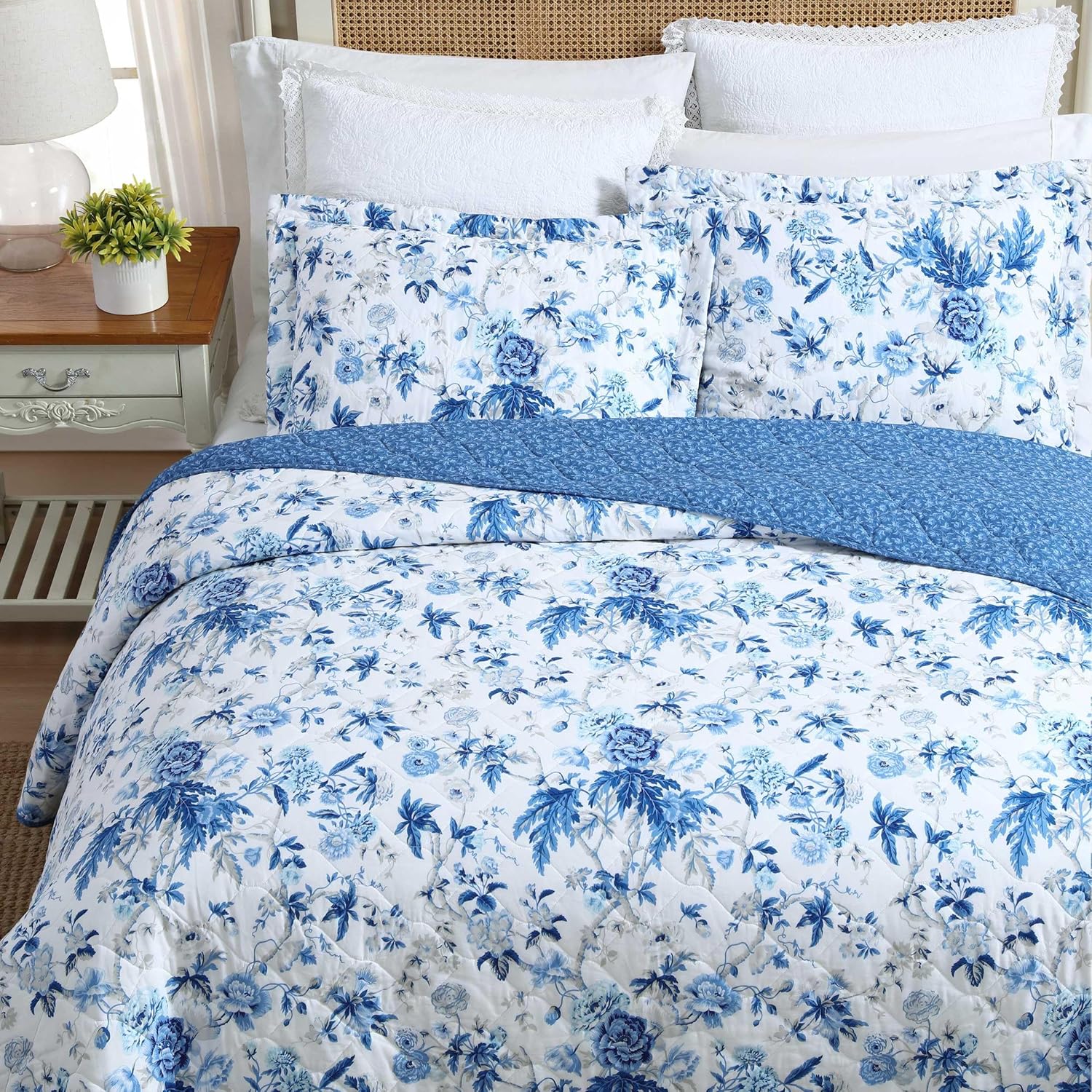 Laura Ashley - FullQueen Quilt Set with Reversible Floral Design