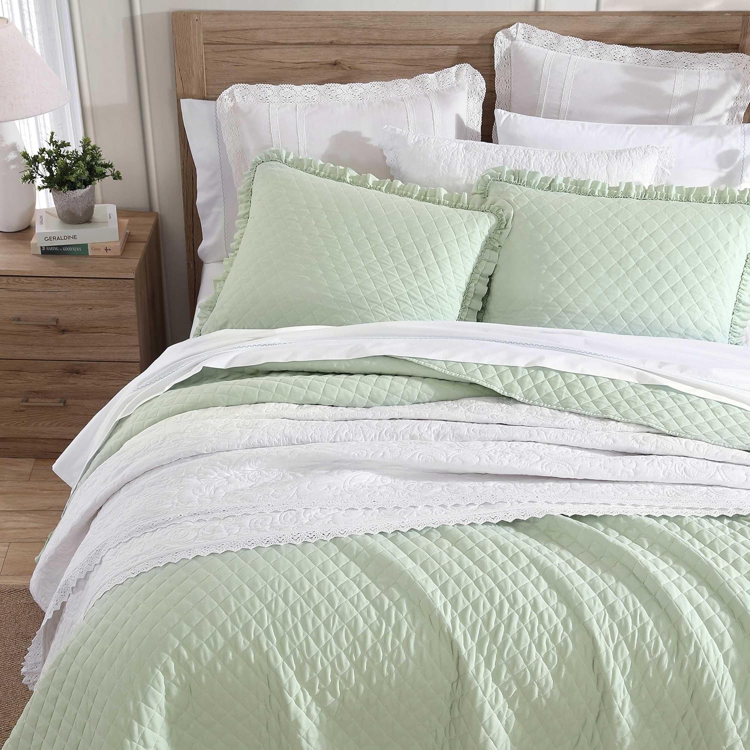 Laura Ashley Twin Quilt Set with Ruffled Sham