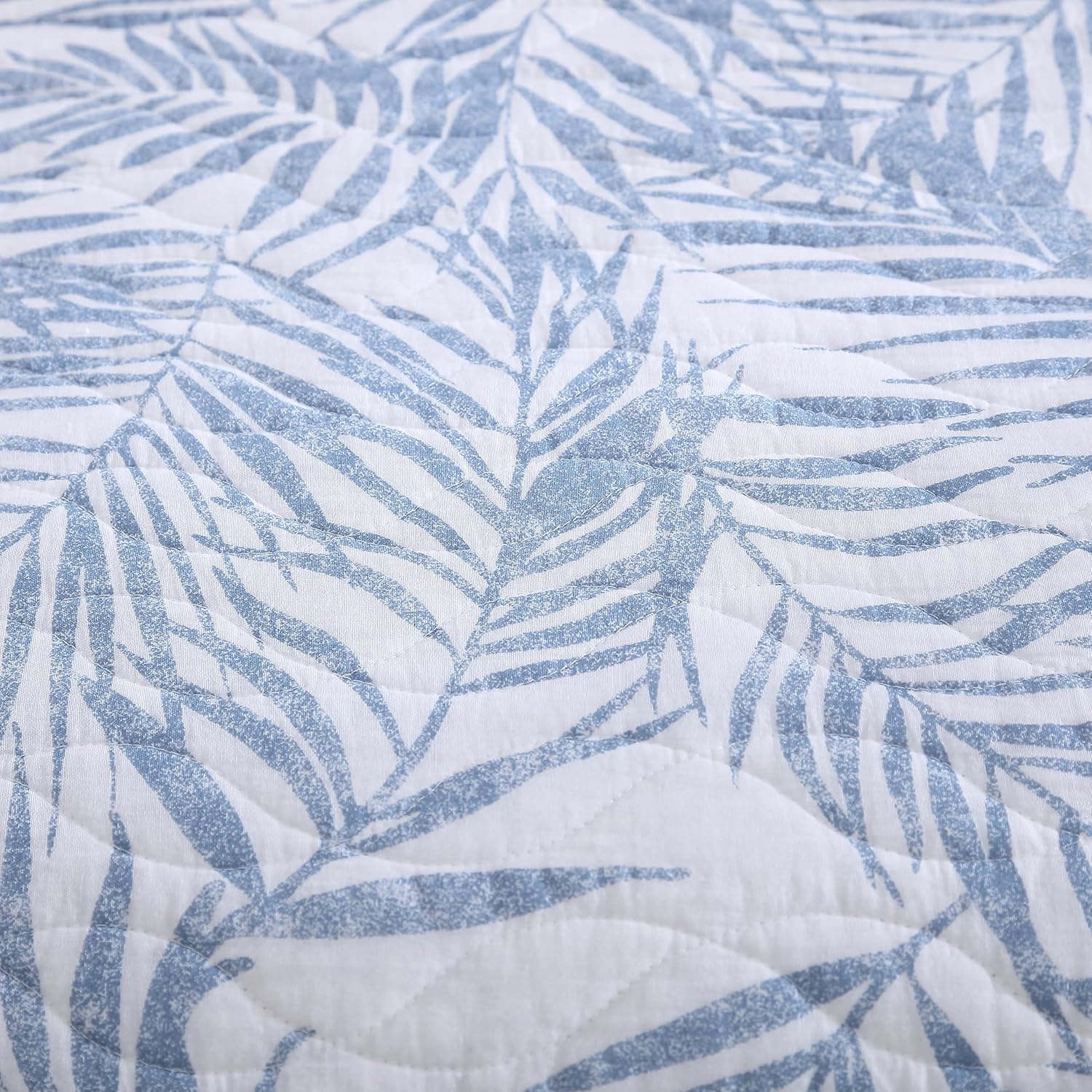 Tommy Bahama Twin Quilt Set in Medium Blue