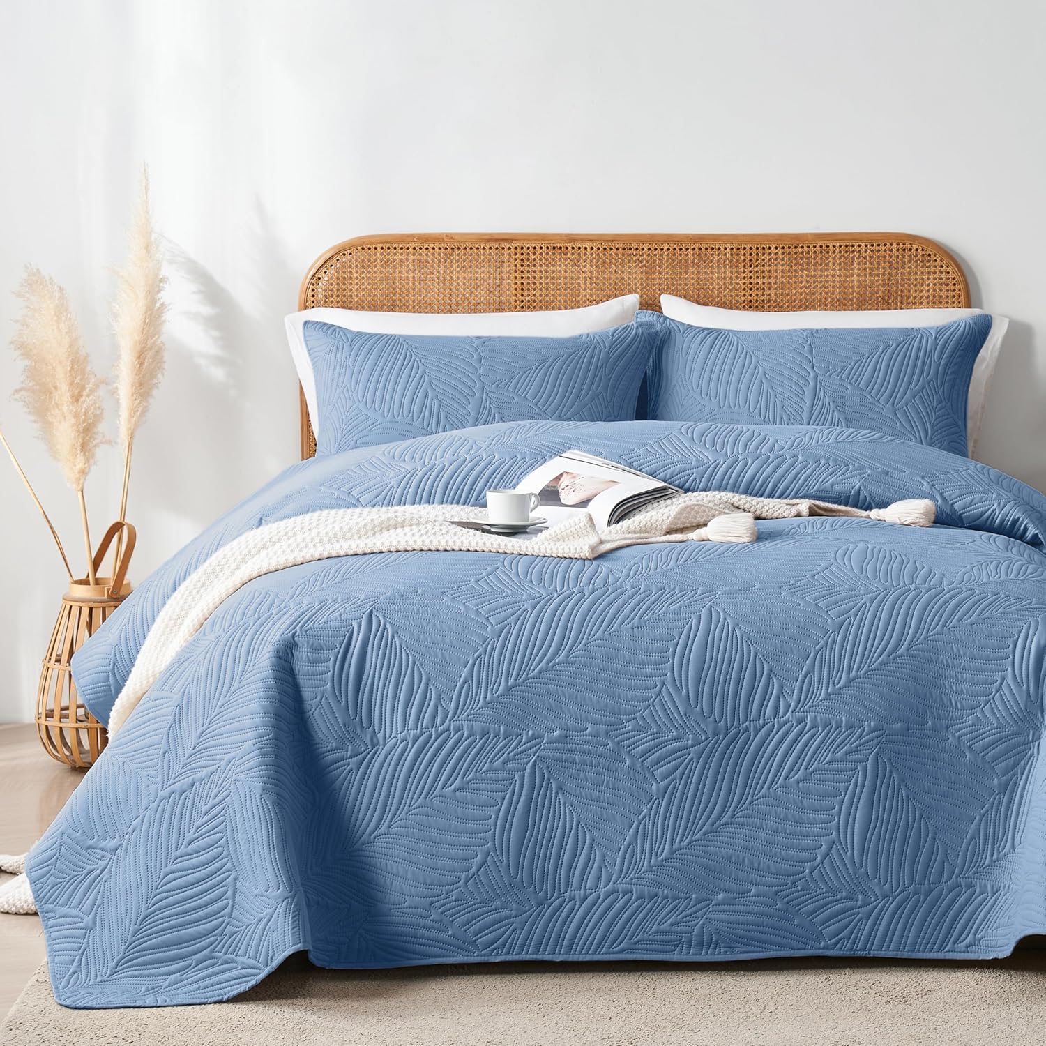 OARAGE Queen Quilt Set Soft Lightweight Bluish Grey with Leaf Pattern