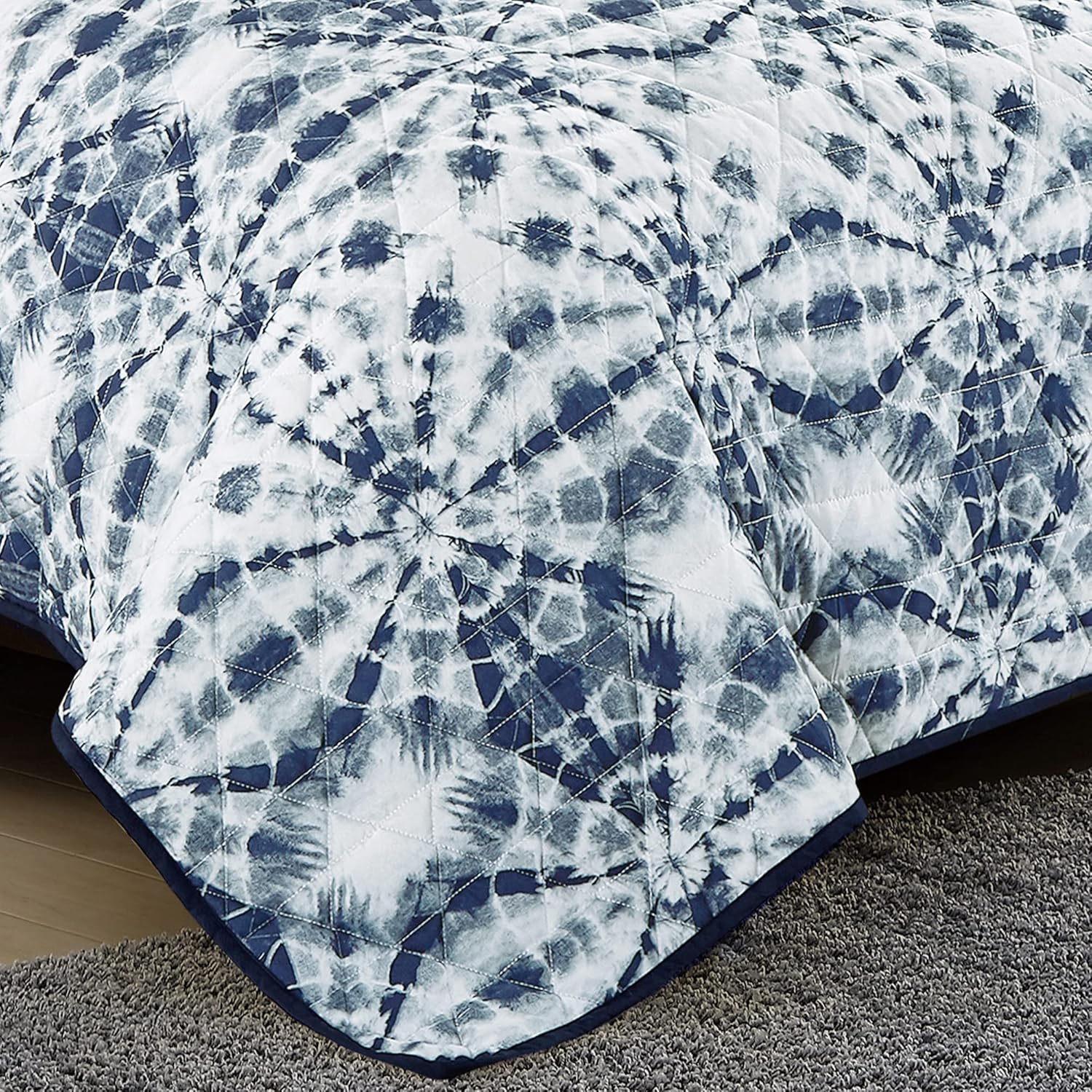 Jaba 3-Piece King Size Quilt Set with Shams 1