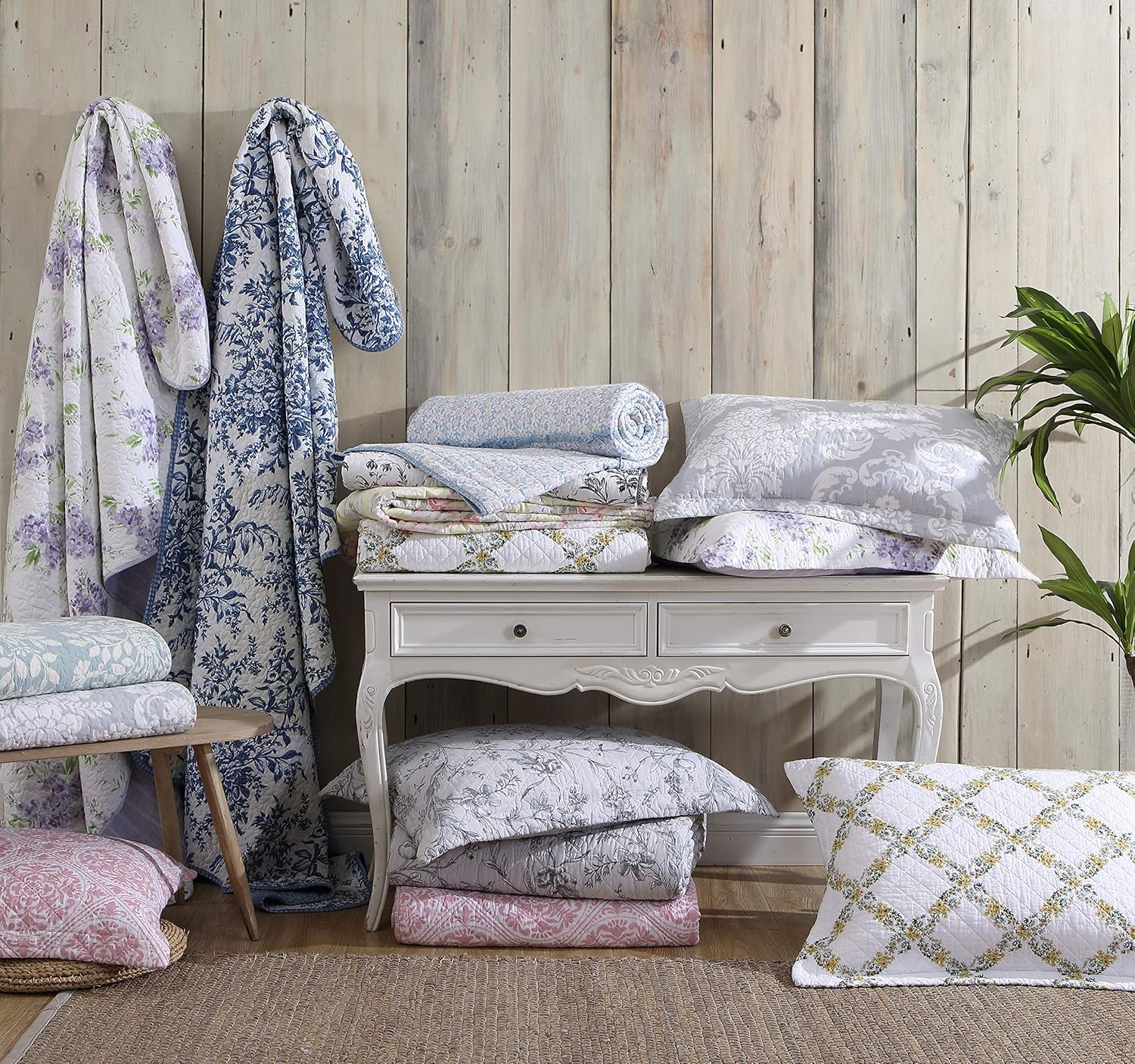 Laura Ashley Home Twin Quilt Set with Matching Sham